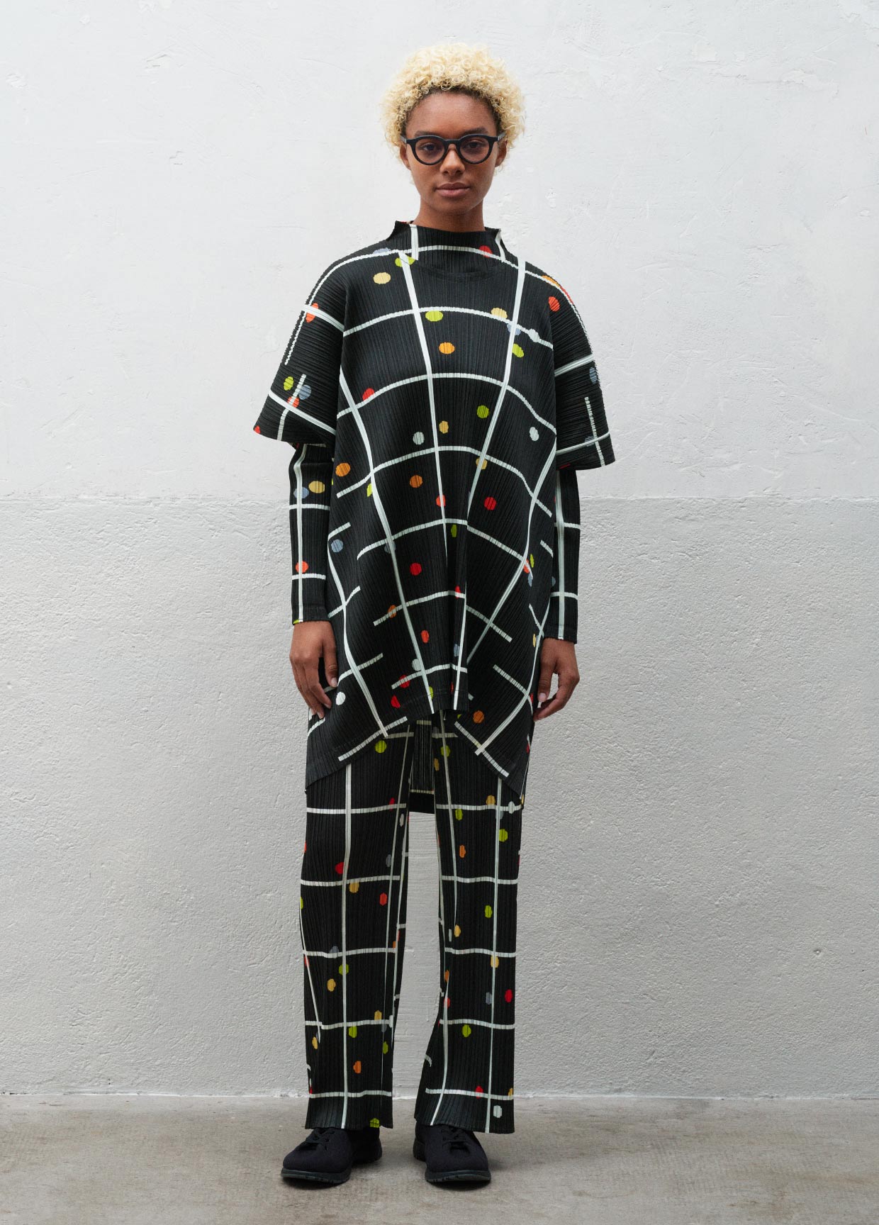 プリーツプリーズ イッセイミヤケ 15AW ラウンドデザインプリーツチュニック PLEATS PLEASE ISSEY MIYAKE LOOK 15 – isseymiyake.com