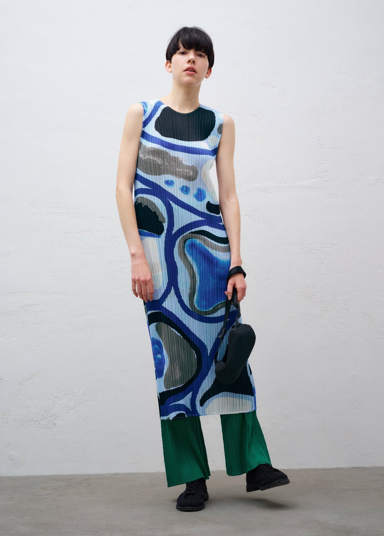 PLEATS PLEASE ISSEY MIYAKE LOOK 04 – isseymiyake.com