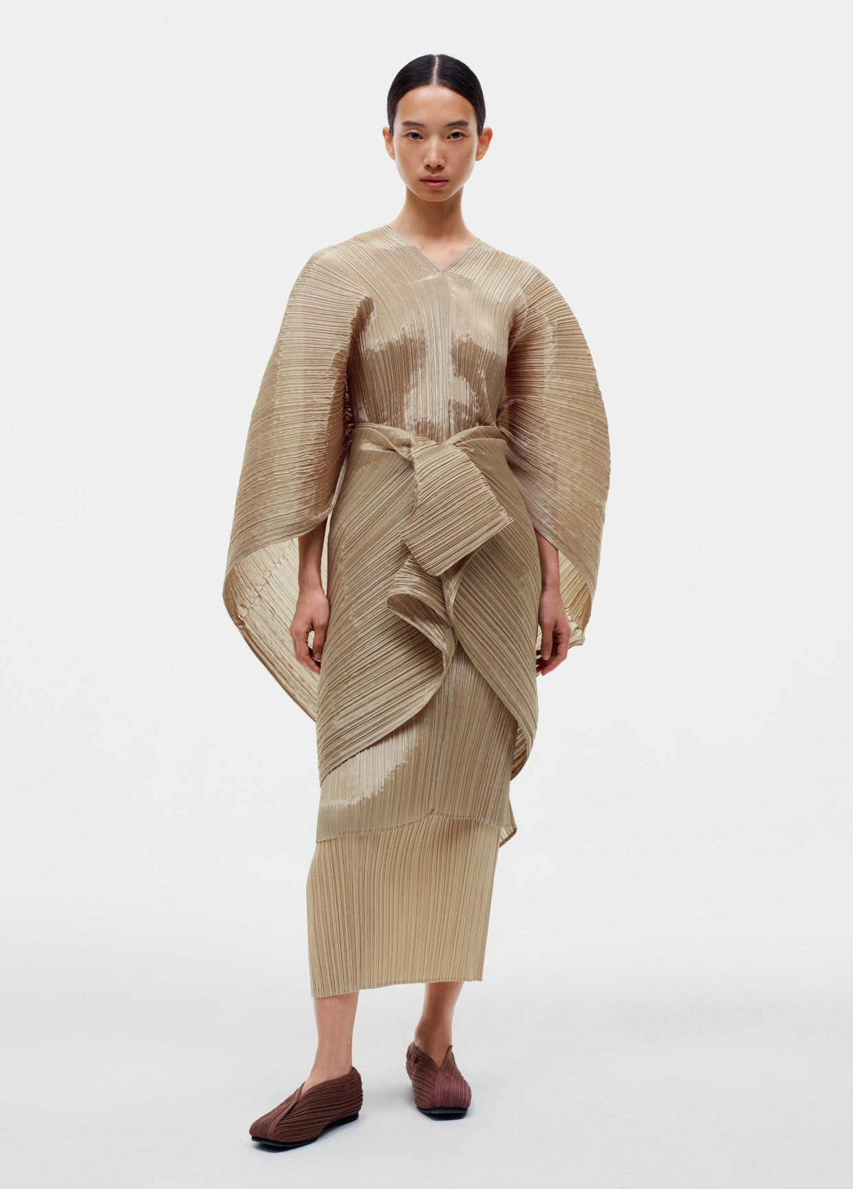 PLEATS PLEASE ISSEY MIYAKE LOOK 37 – isseymiyake.com