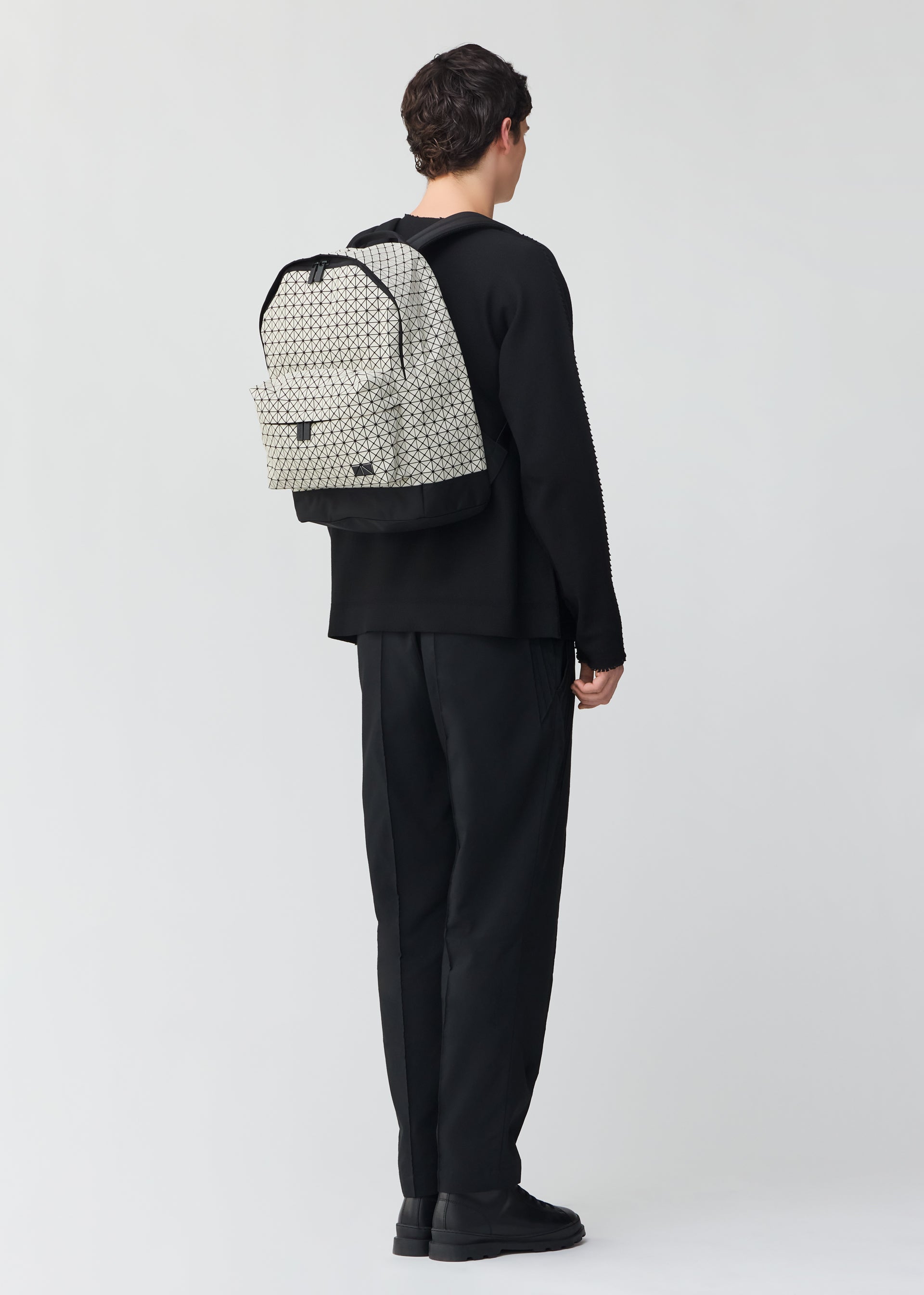 DAYPACK、バッグ&財布_バックパック、着用画像1