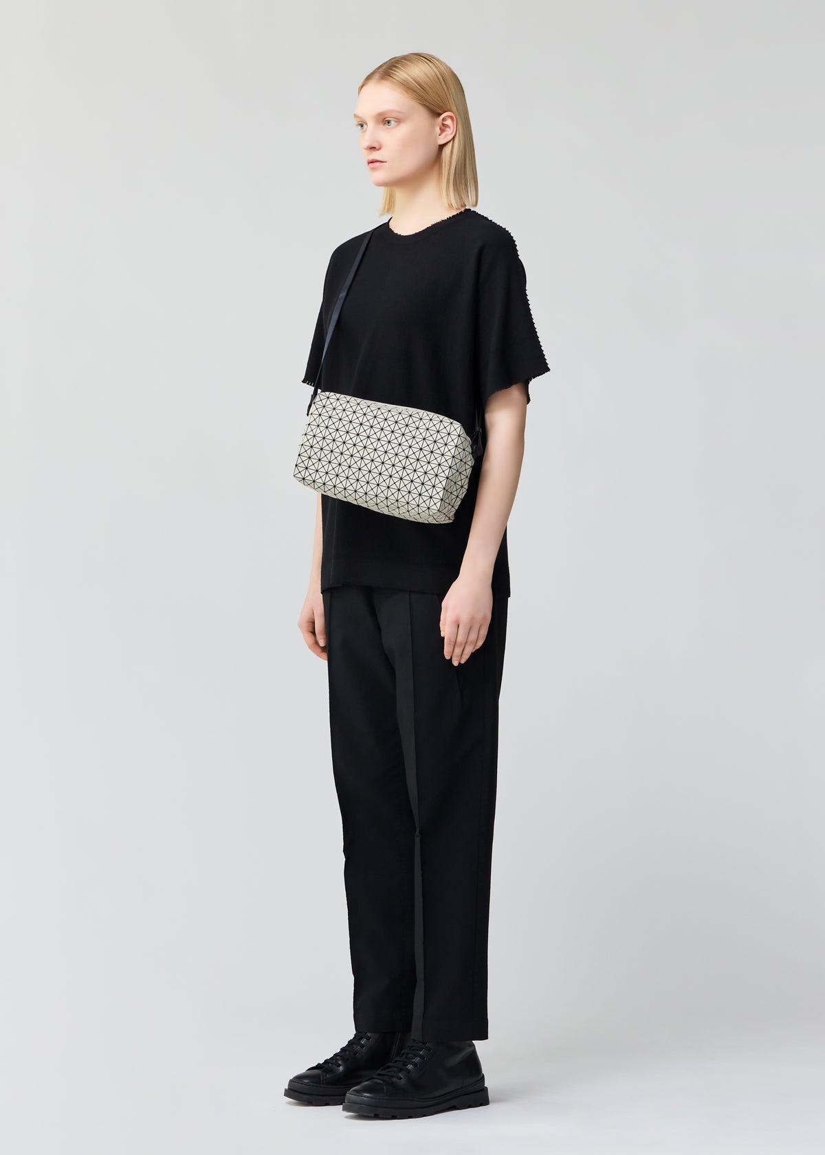 SADDLE BAG、バッグ&財布_ショルダーバッグ、着用画像2