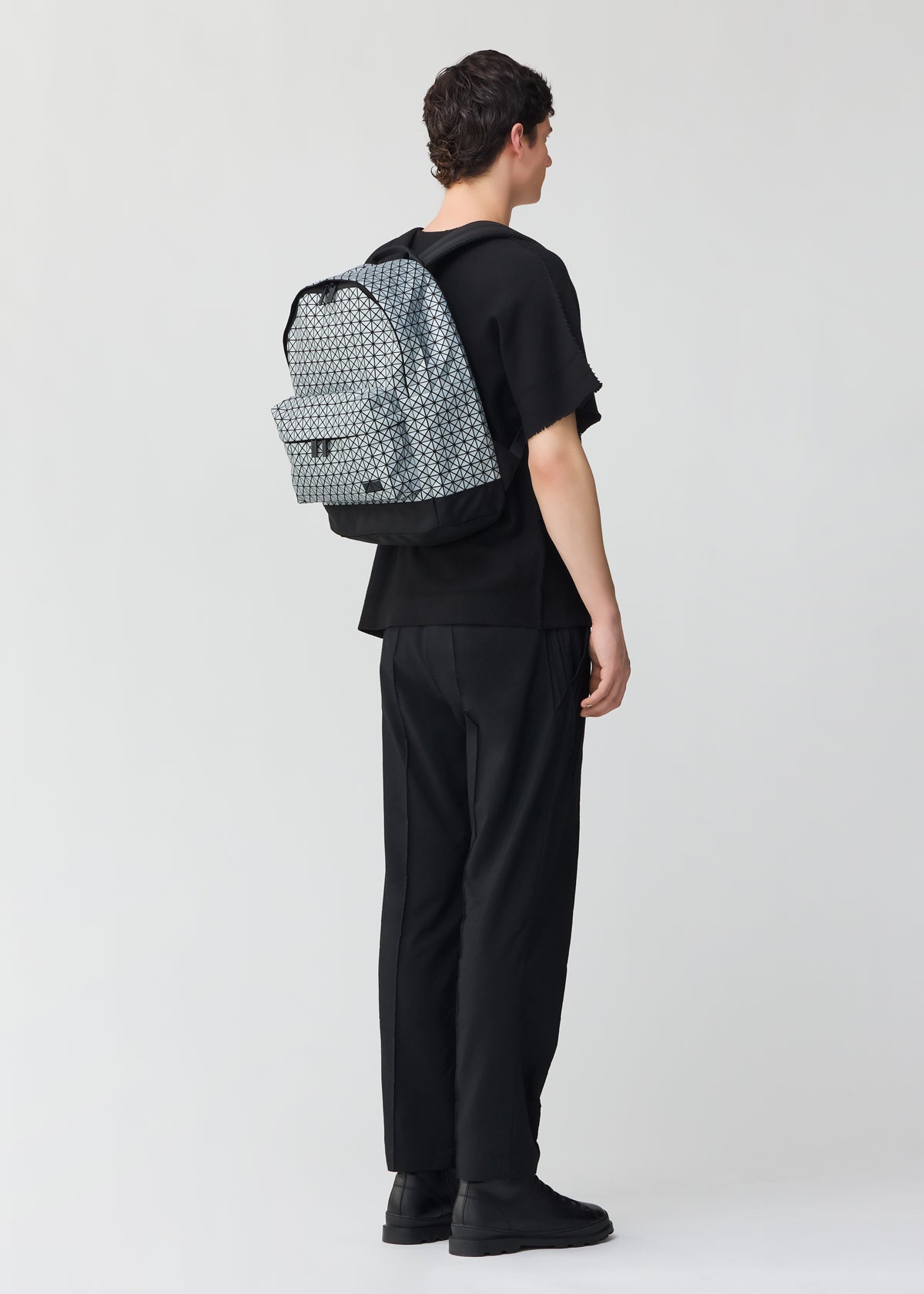 DAYPACK REFLECTOR、バッグ&財布_バックパック、着用画像1