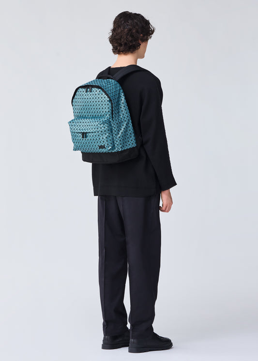 DAYPACK METALLIC、バッグ&財布_バックパック、着用画像1
