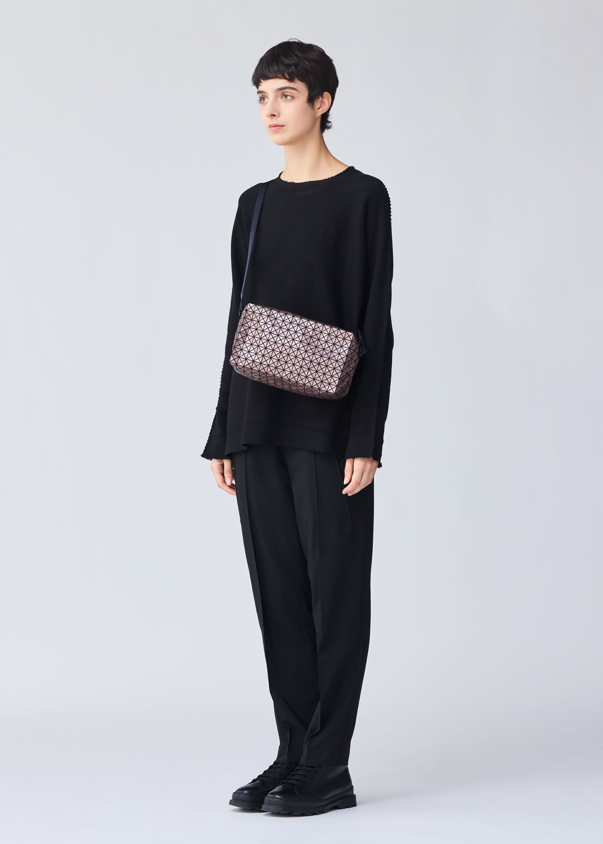 SADDLE BAG METALLIC、バッグ&財布_ショルダーバッグ、着用画像2
