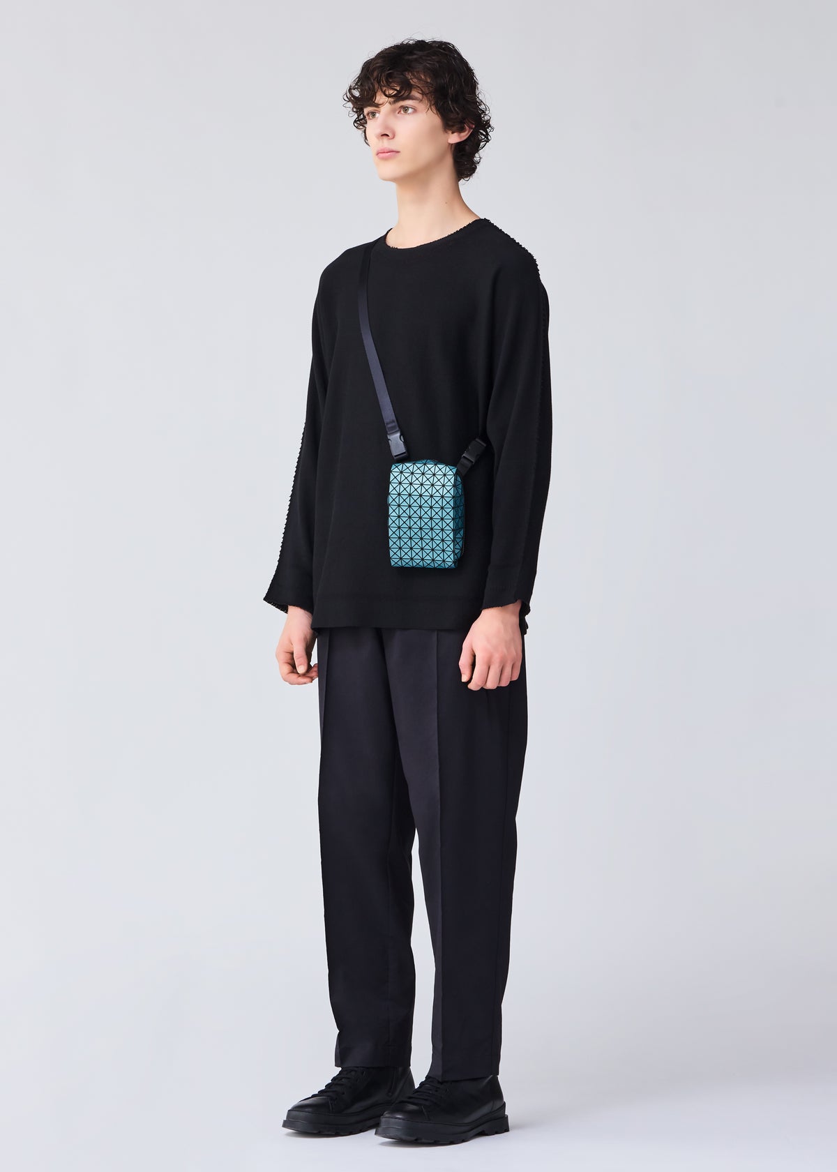 BEETLE METALLIC、バッグ&財布_ショルダーバッグ、着用画像1