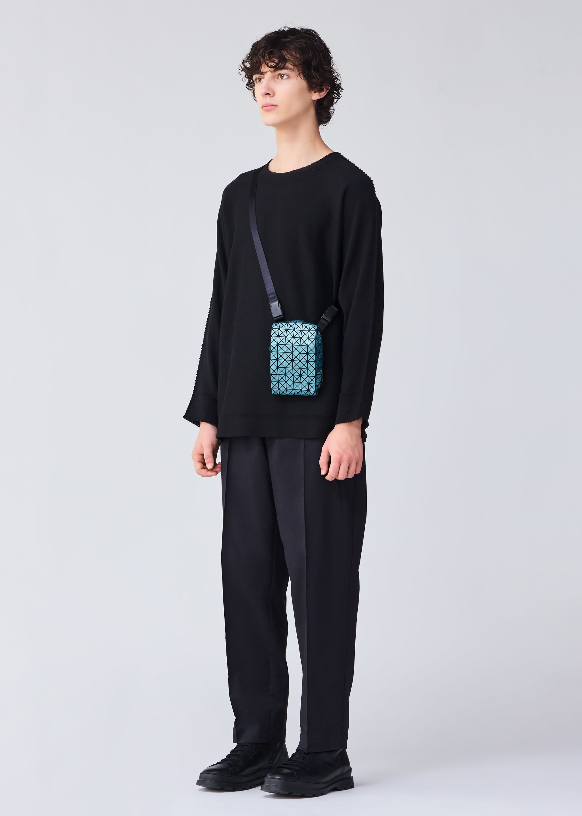 BEETLE METALLIC、バッグ&財布_ショルダーバッグ、着用画像1