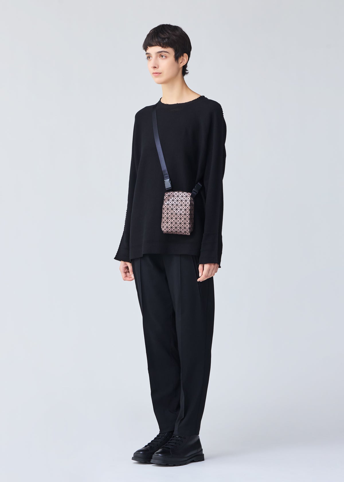 BEETLE METALLIC、バッグ&財布_ショルダーバッグ、着用画像2