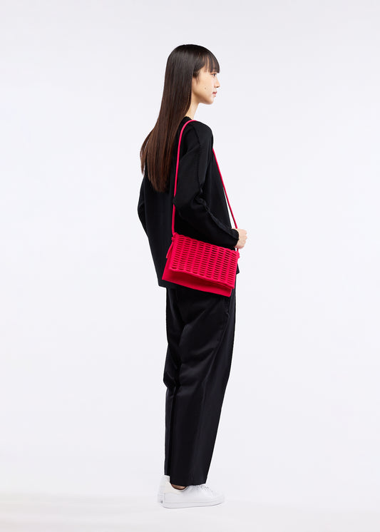 MOKKO FLAP POUCH、バッグ&財布_ショルダーバッグ、着用画像1