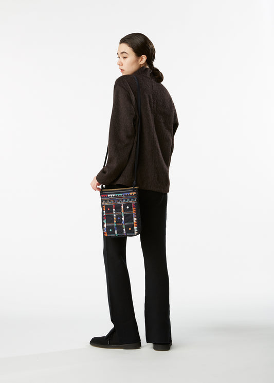 MIRROR POCHETTE、バッグ&財布_ショルダーバッグ、着用画像1