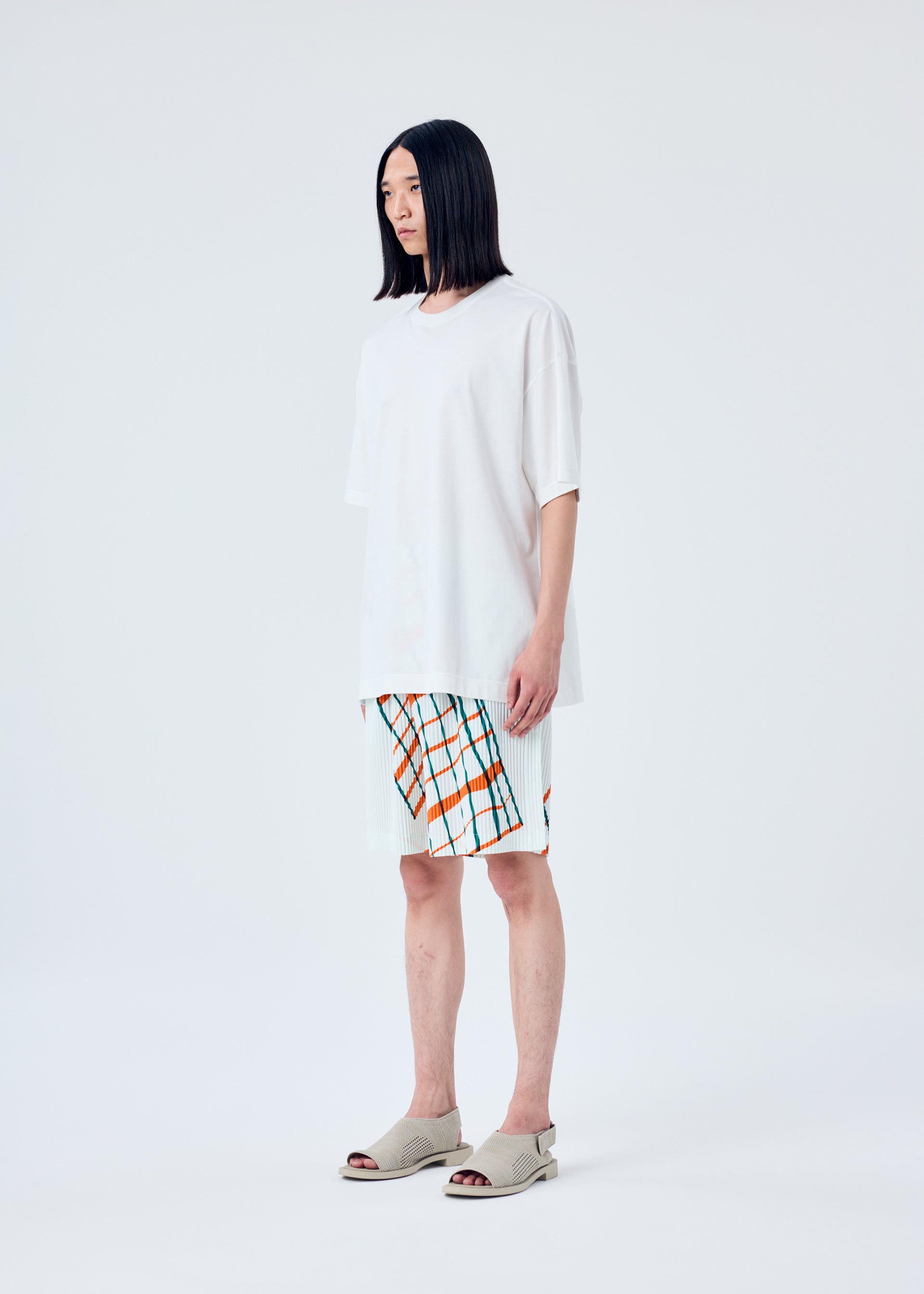 WINDSWEPT PLAID T-SHIRT、メンズ_トップス_トップ、着用画像2