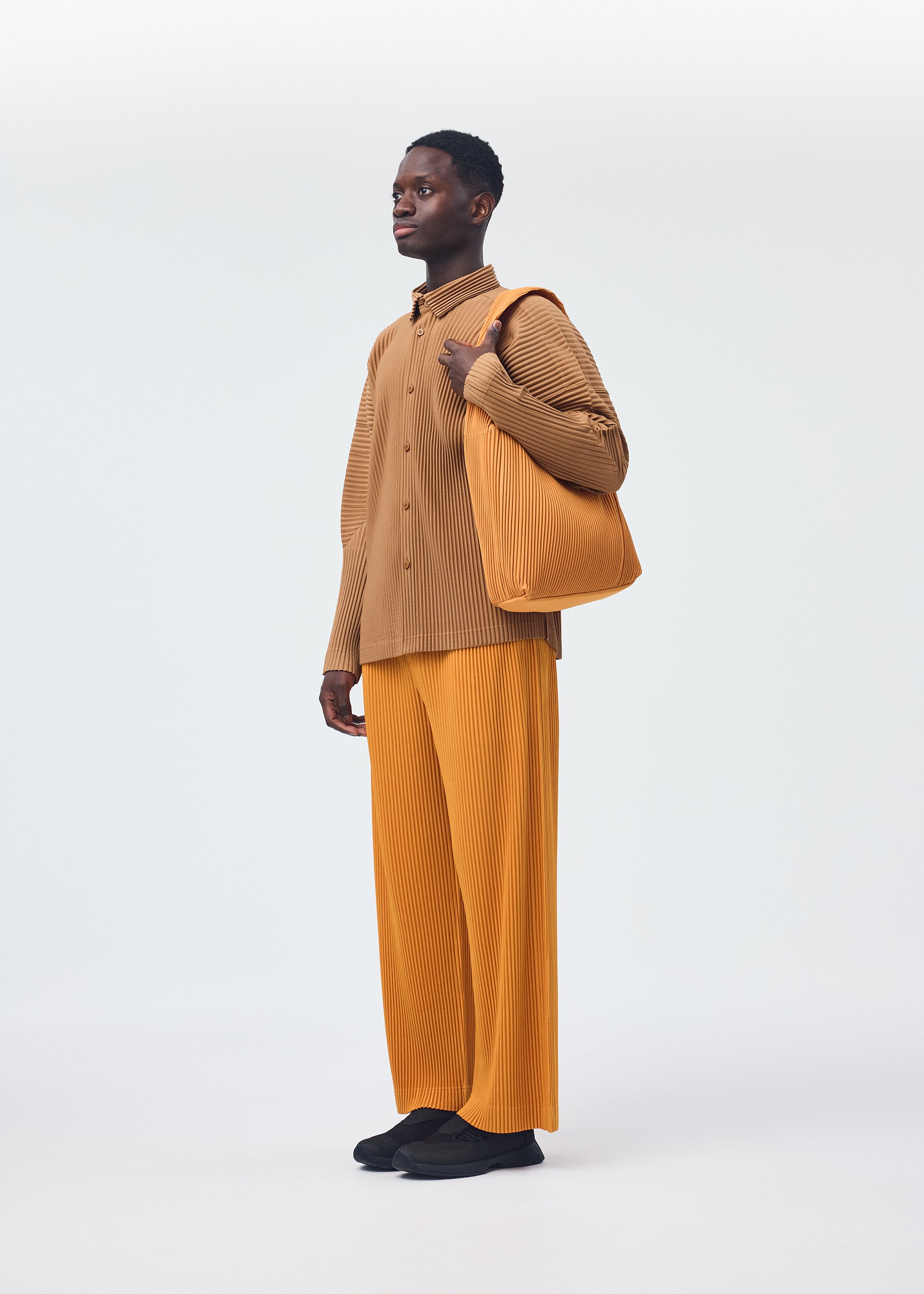 ROUNDED SQUARE BAG、バッグ&財布_ショルダーバッグ、着用画像5
