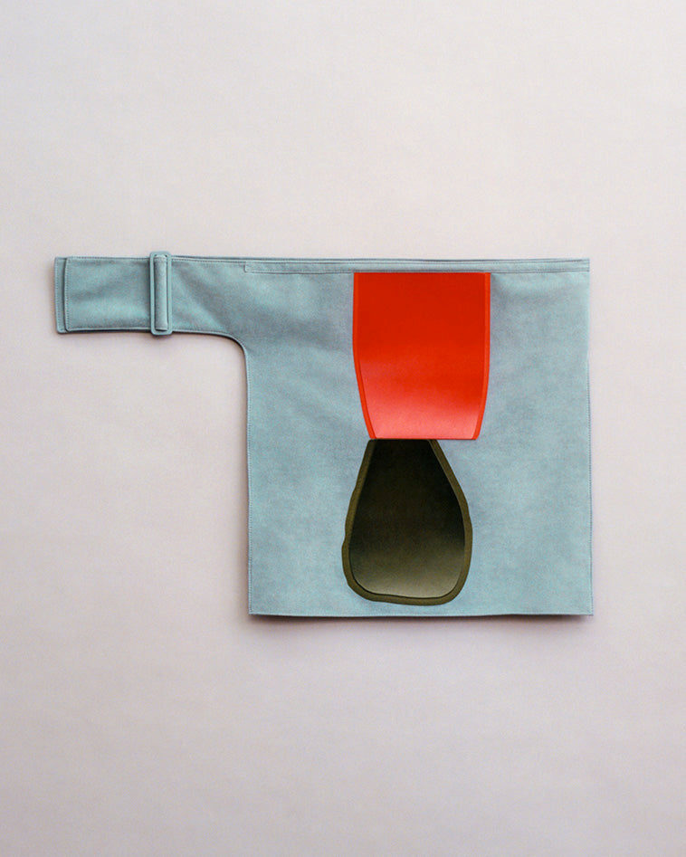 RB_BAS RELIEF SHOULDER BAG