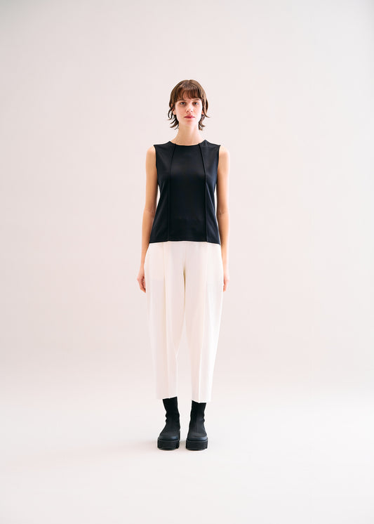 TUCKED SQUARE-T、ウィメンズ_トップス_トップ、着用画像1