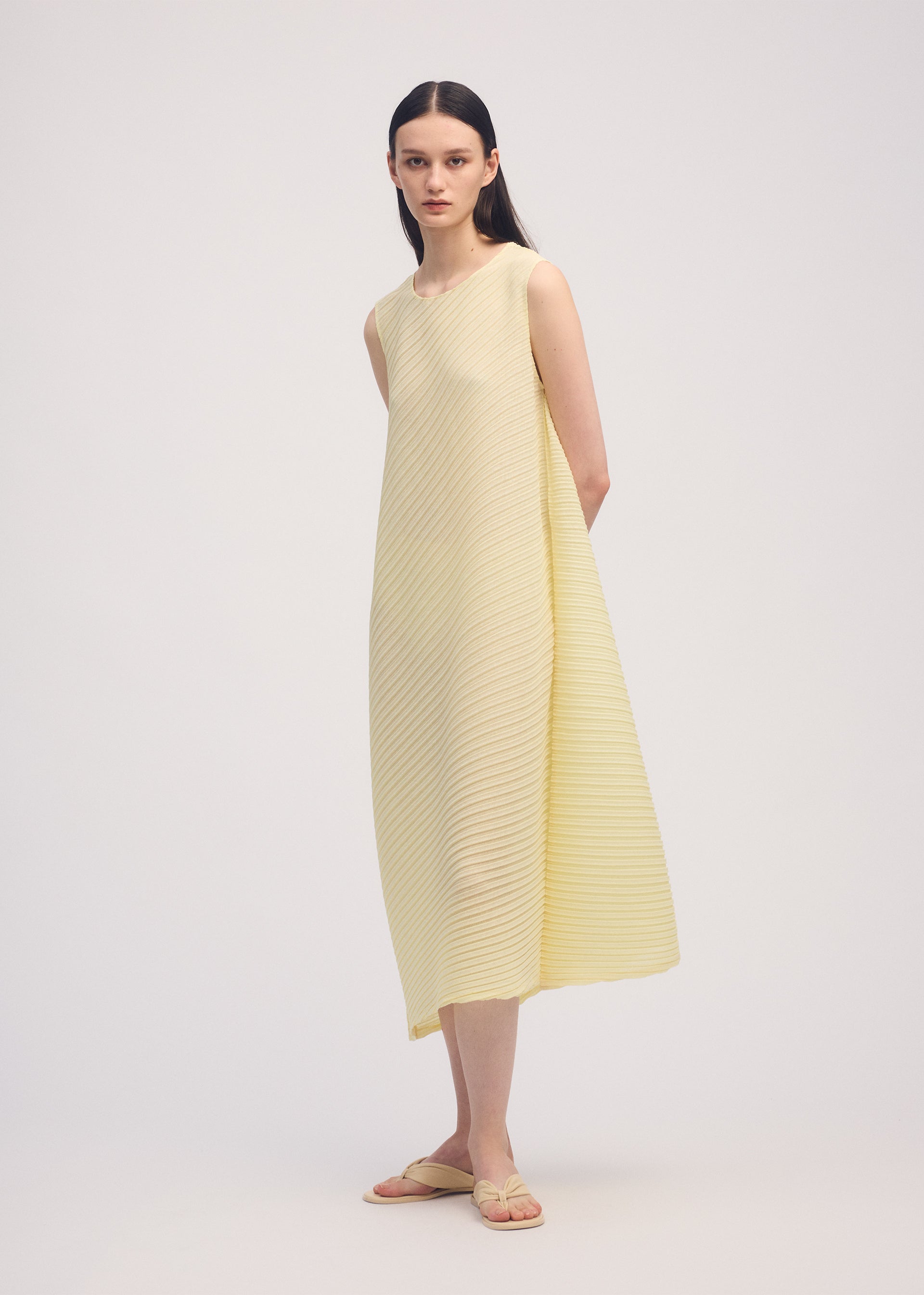 SHEER LINEN LIKE PLEATS、ウィメンズ_ワンピース、着用画像2