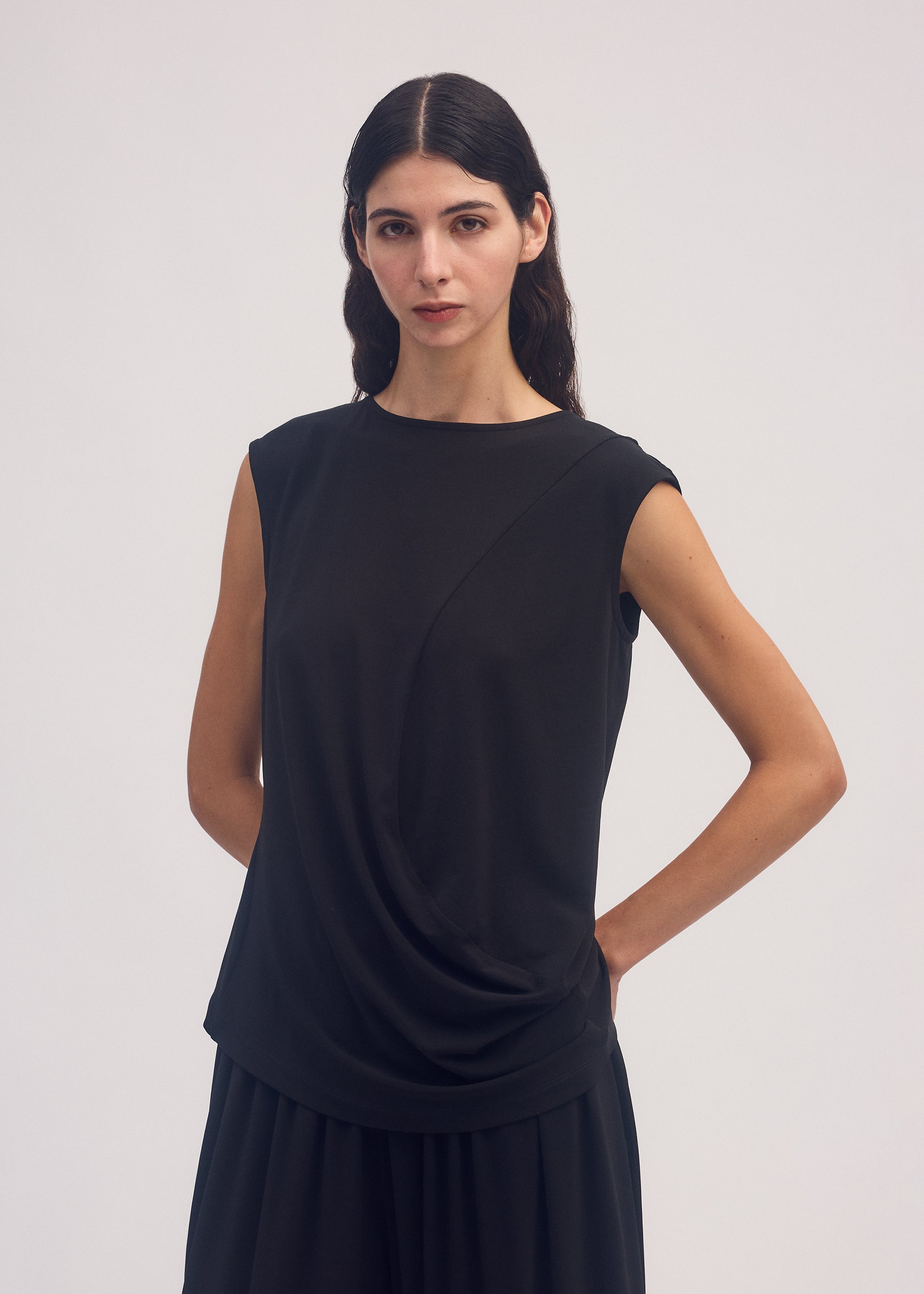 DRAPE JERSEY-56、ウィメンズ_トップス_トップ、着用画像2