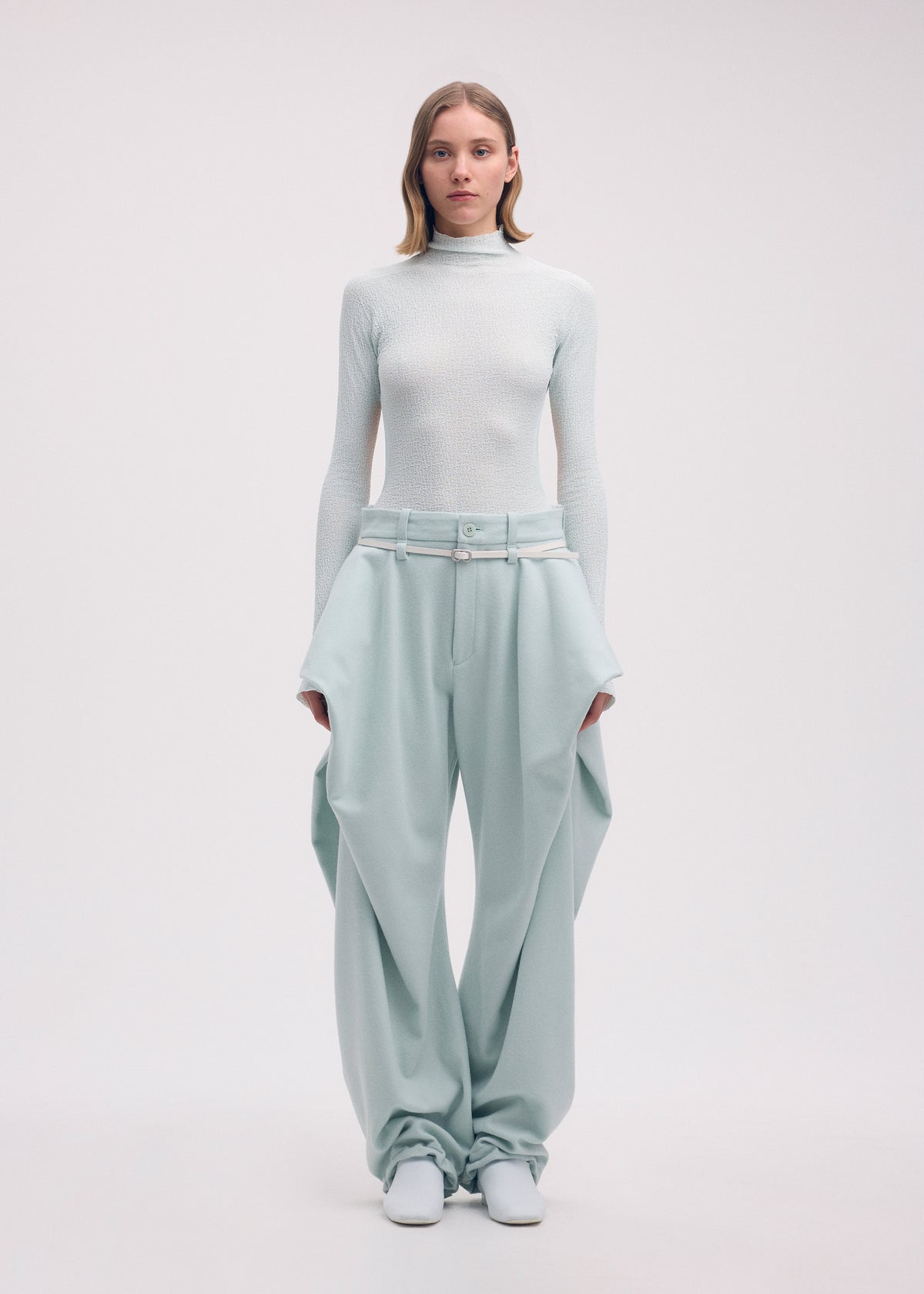 WOOL TWEED PANTS、ウィメンズ_パンツ、着用画像1