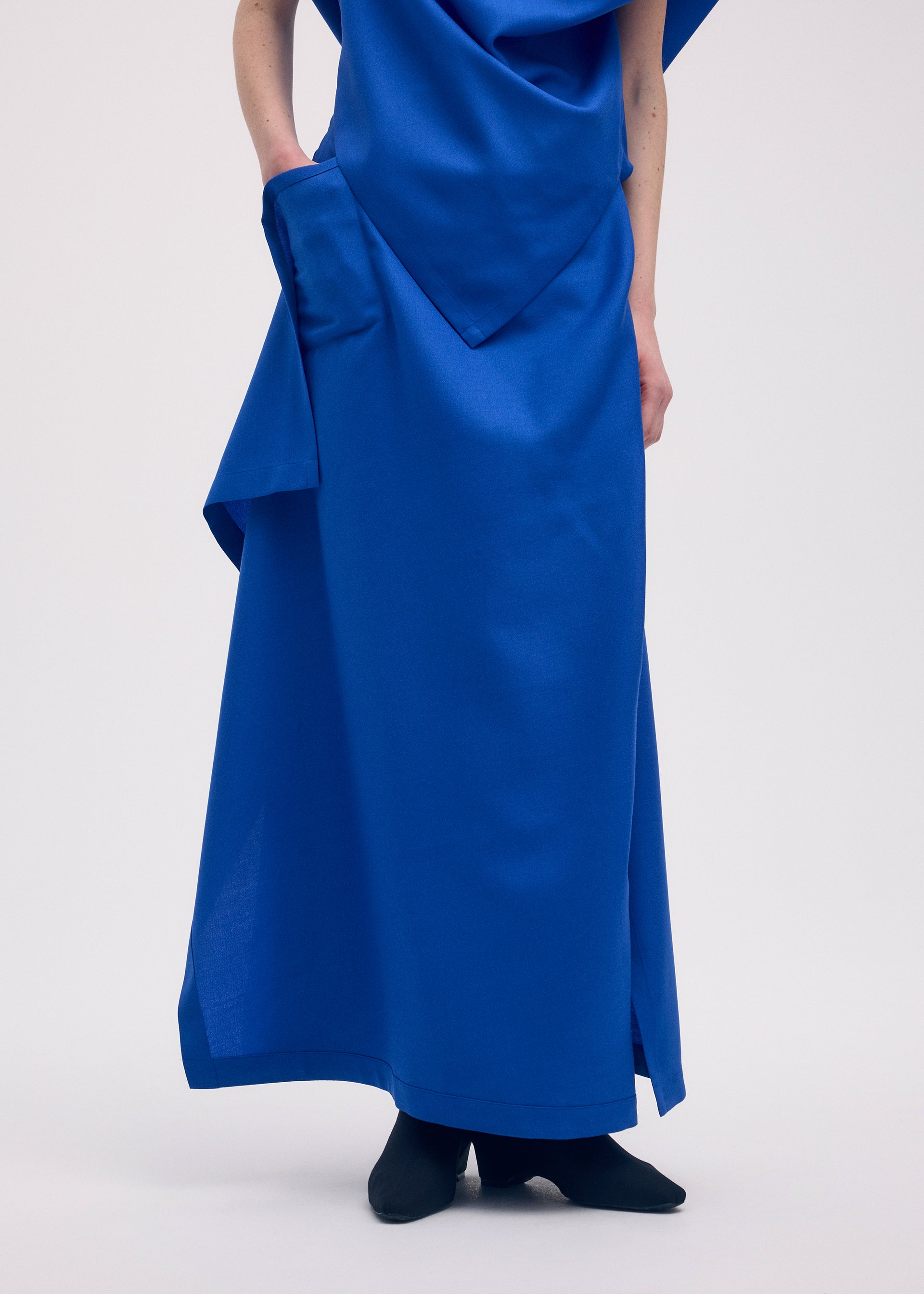 UNI-FORM (WOOL)、ウィメンズ_スカート、着用画像3