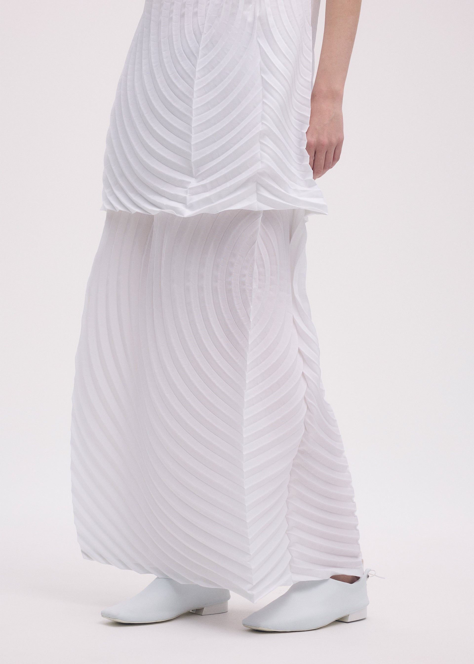 PAPER BAG PLEATS、ウィメンズ_スカート、着用画像3