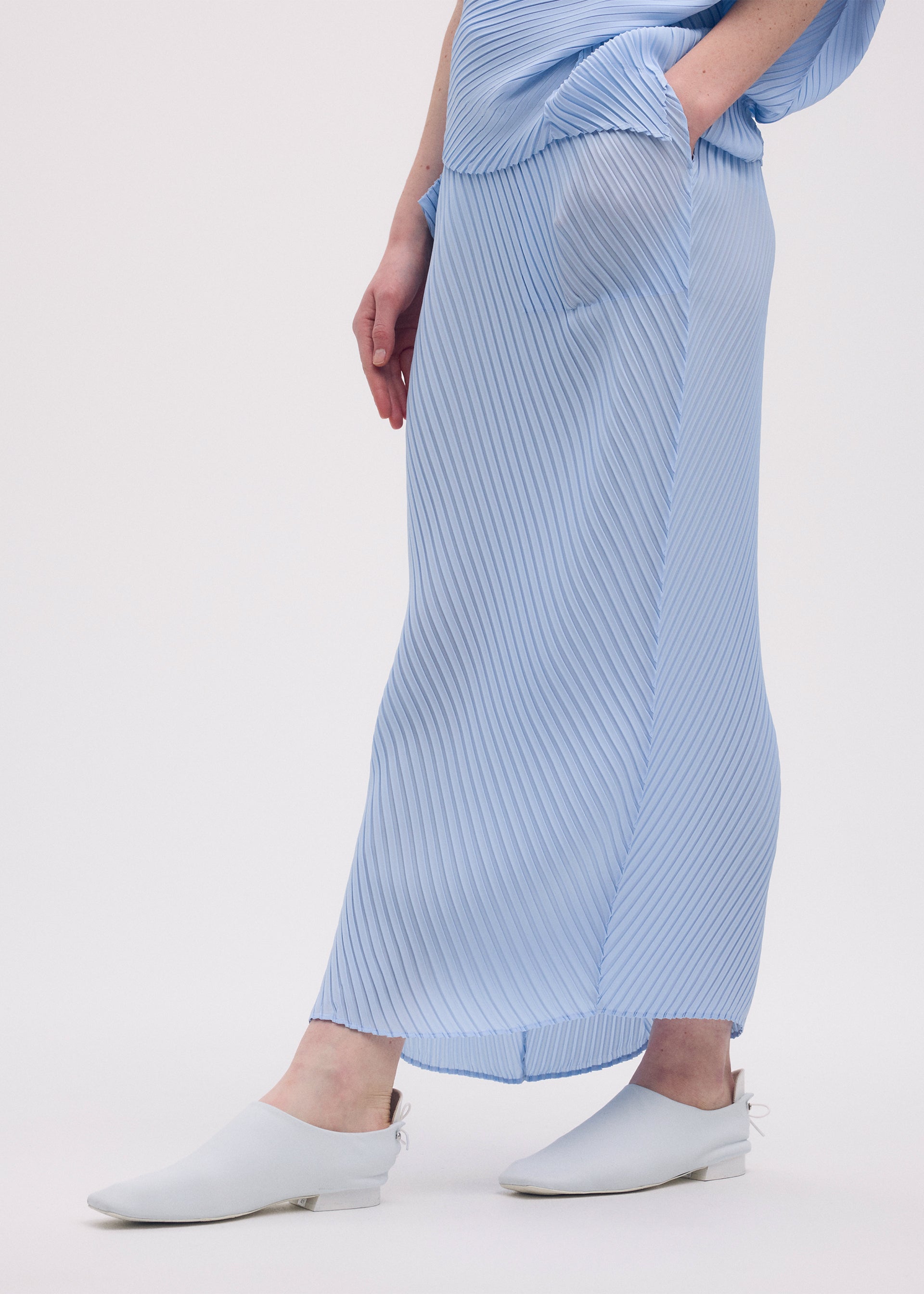 SOFT FOLD PLEATS、ウィメンズ_スカート、着用画像3