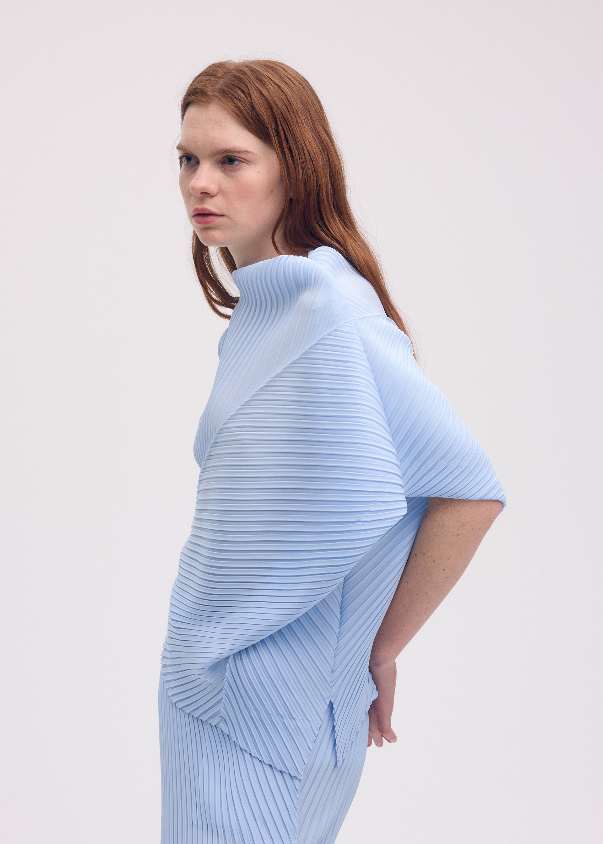 SOFT FOLD PLEATS、ウィメンズ_トップス_トップ、着用画像3