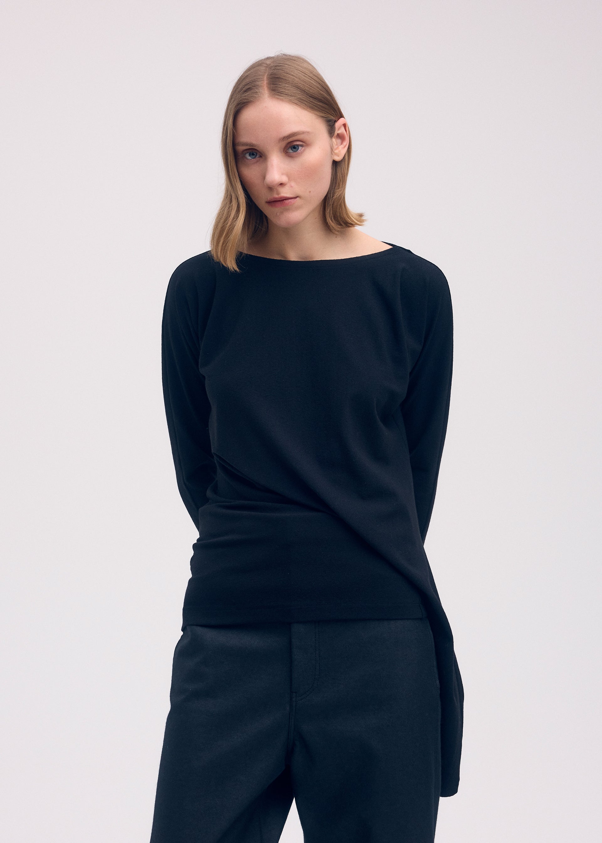 THREE-SLEEVED JERSEY、ウィメンズ_トップス_トップ、着用画像3