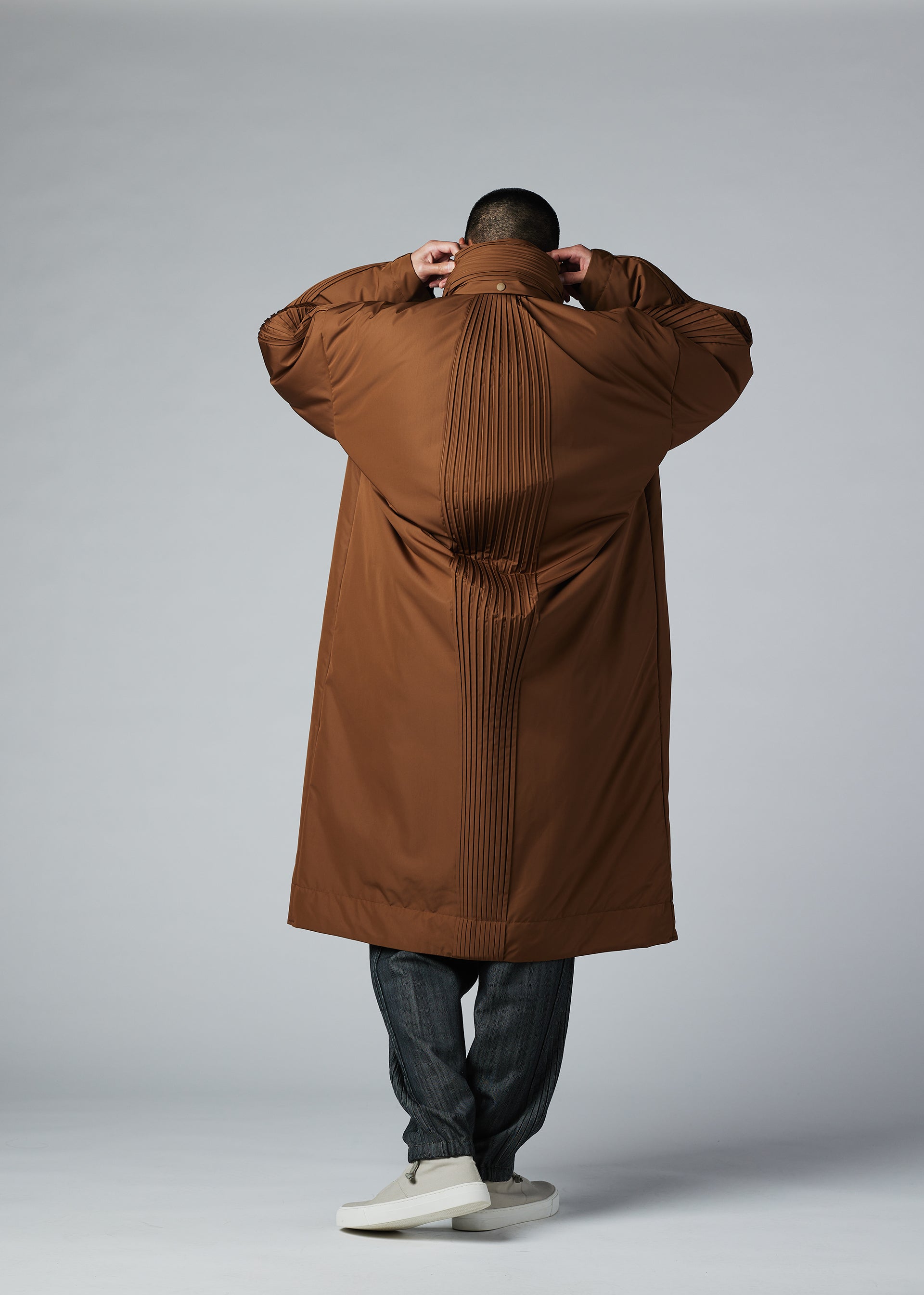 PLEATS PUFFER、メンズ_ジャケット&コート_コート、着用画像5