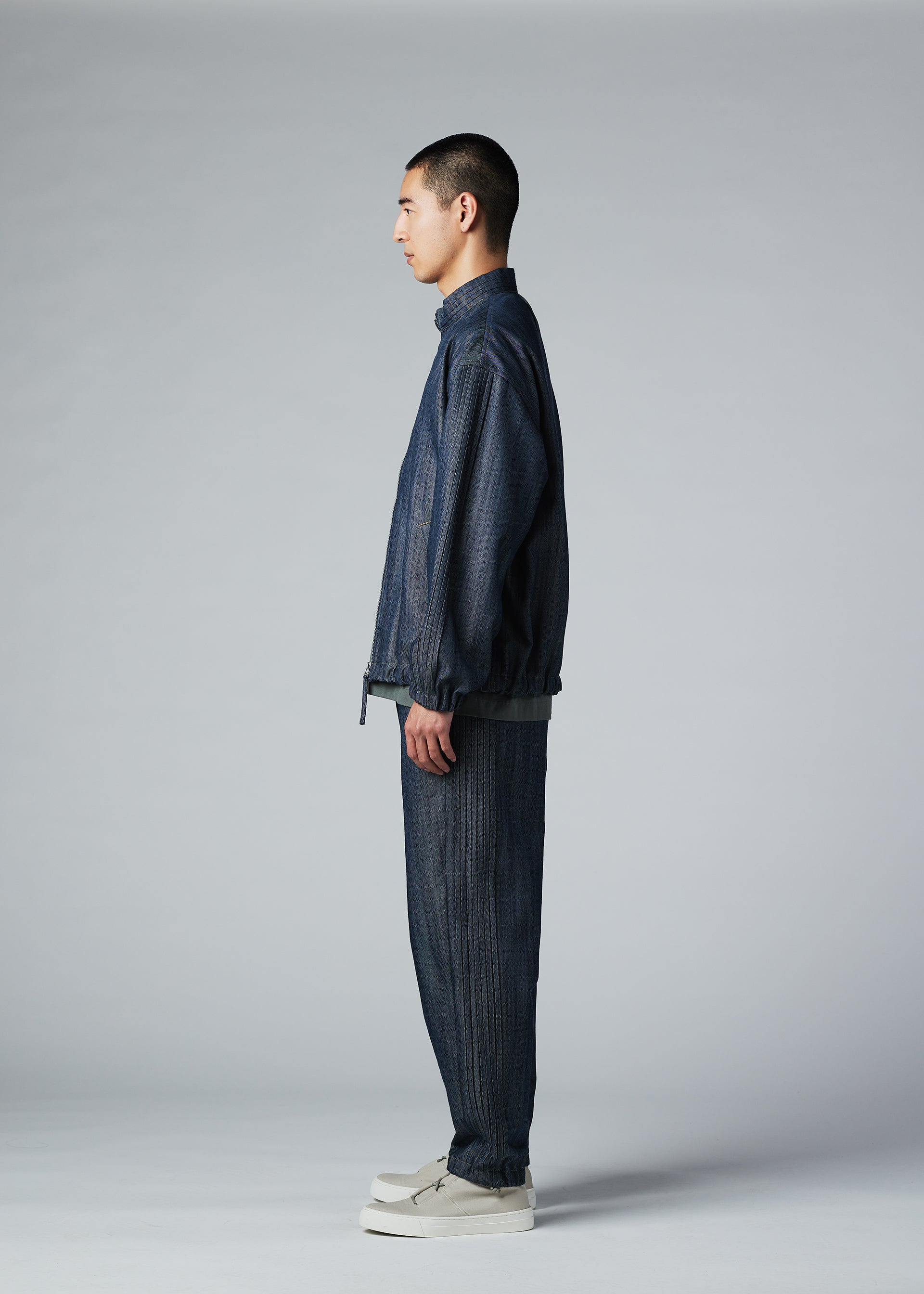 PLEATS DENIM、メンズ_パンツ、着用画像2