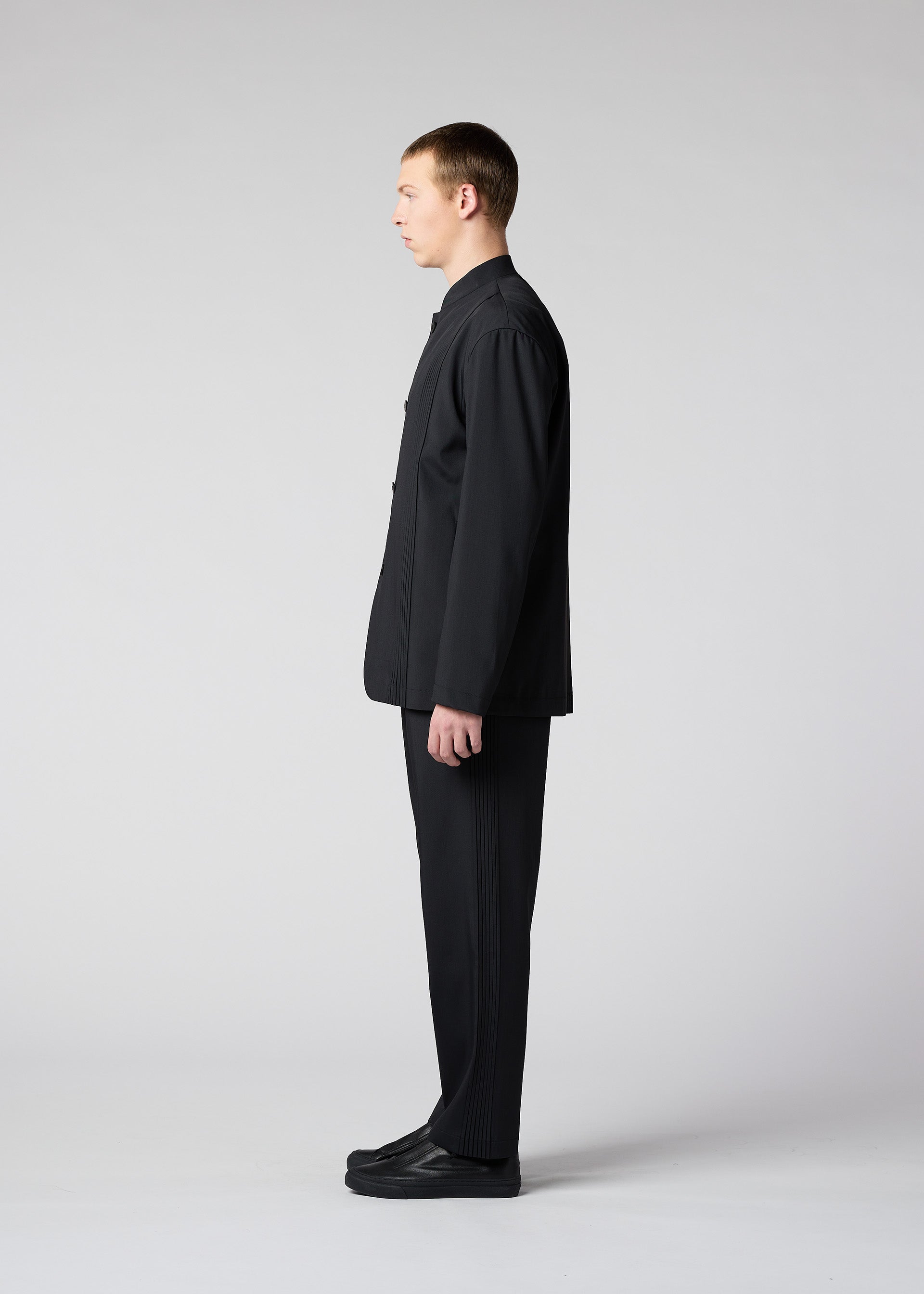 AIR PLEATS、メンズ_パンツ、着用画像2
