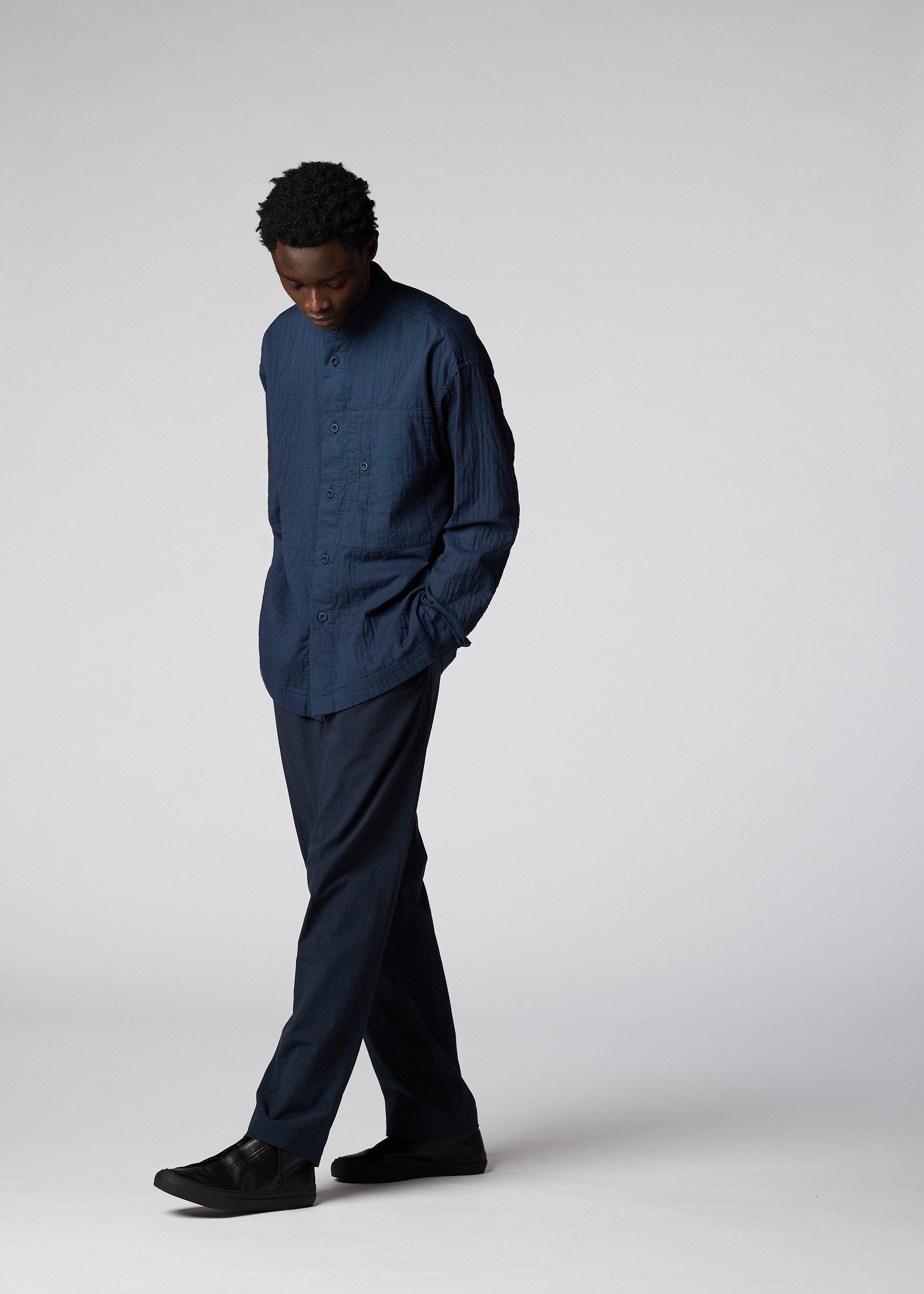 DOUBLE FACE COTTON SHIRT、メンズ_トップス_シャツ、着用画像4