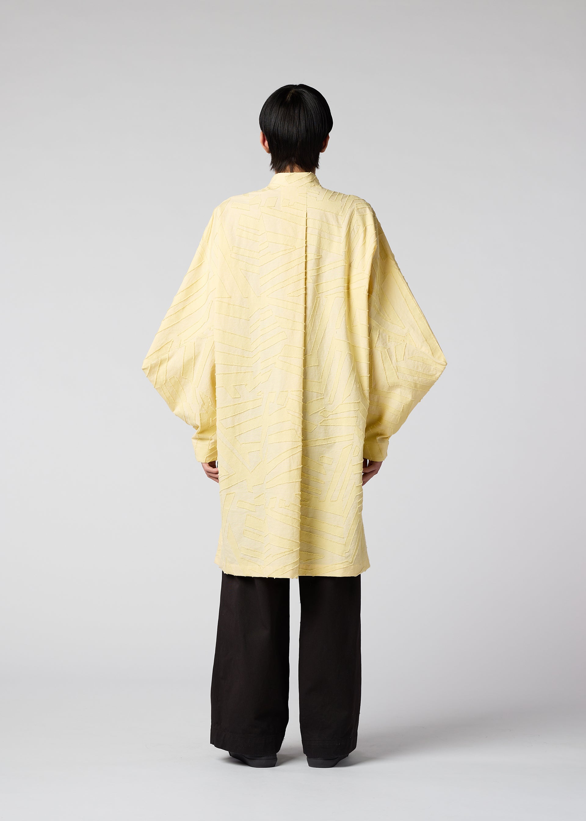 GEOMETRY JACQUARD SHIRT、メンズ_トップス_シャツ、着用画像3