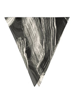 MOVEMENT PLEATS STOLE