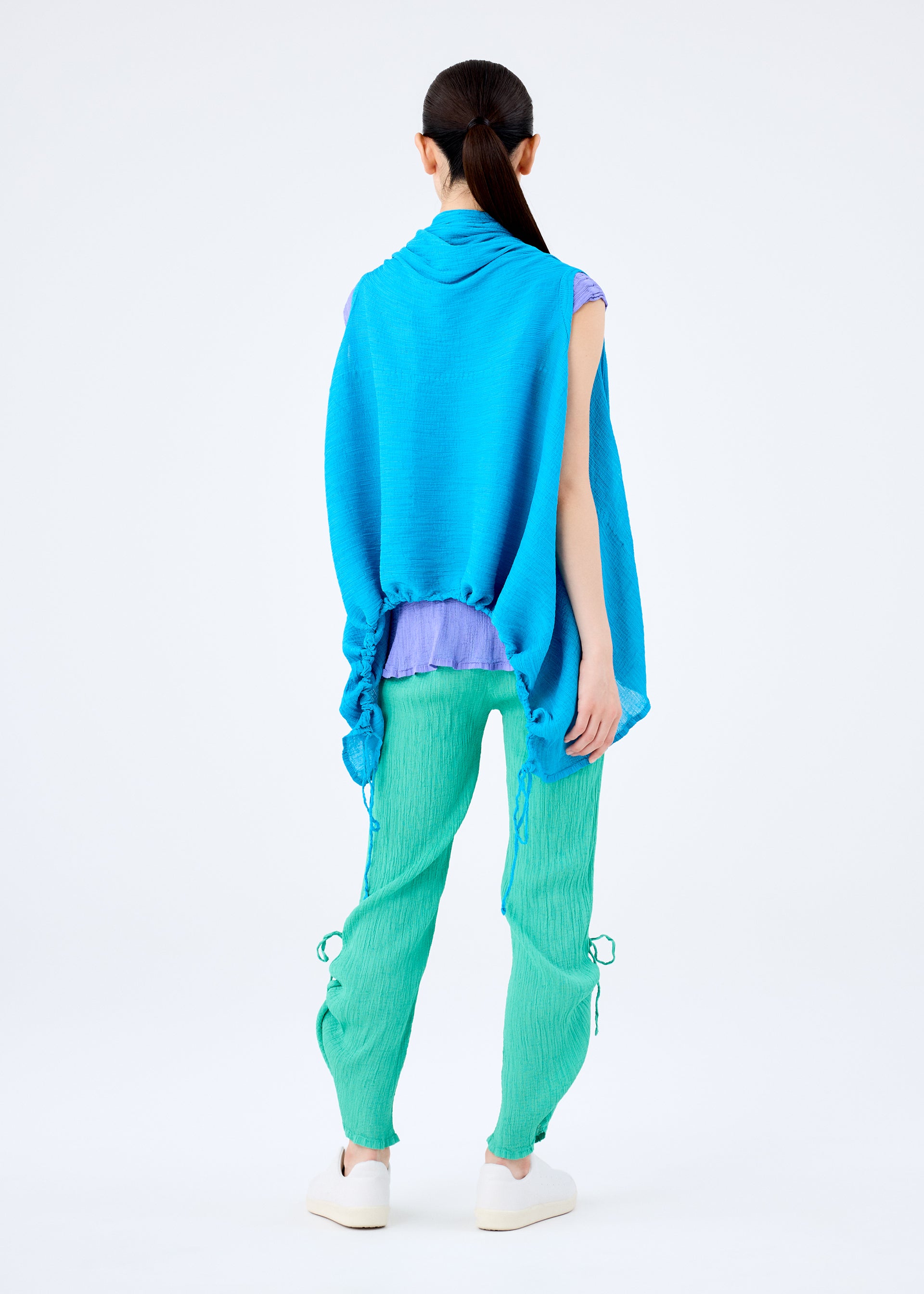 STRING SEE-THROUGH CREPE、ウィメンズ_トップス_ベスト、着用画像4