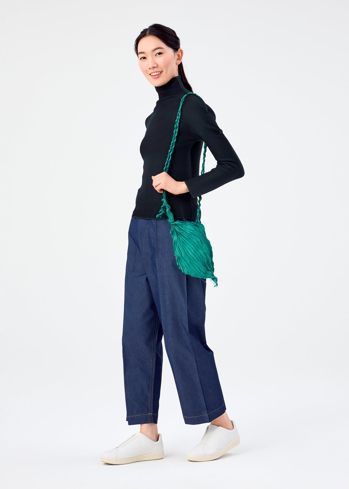WHIPPED PLEATS BAG、バッグ&財布_ショルダーバッグ、着用画像1