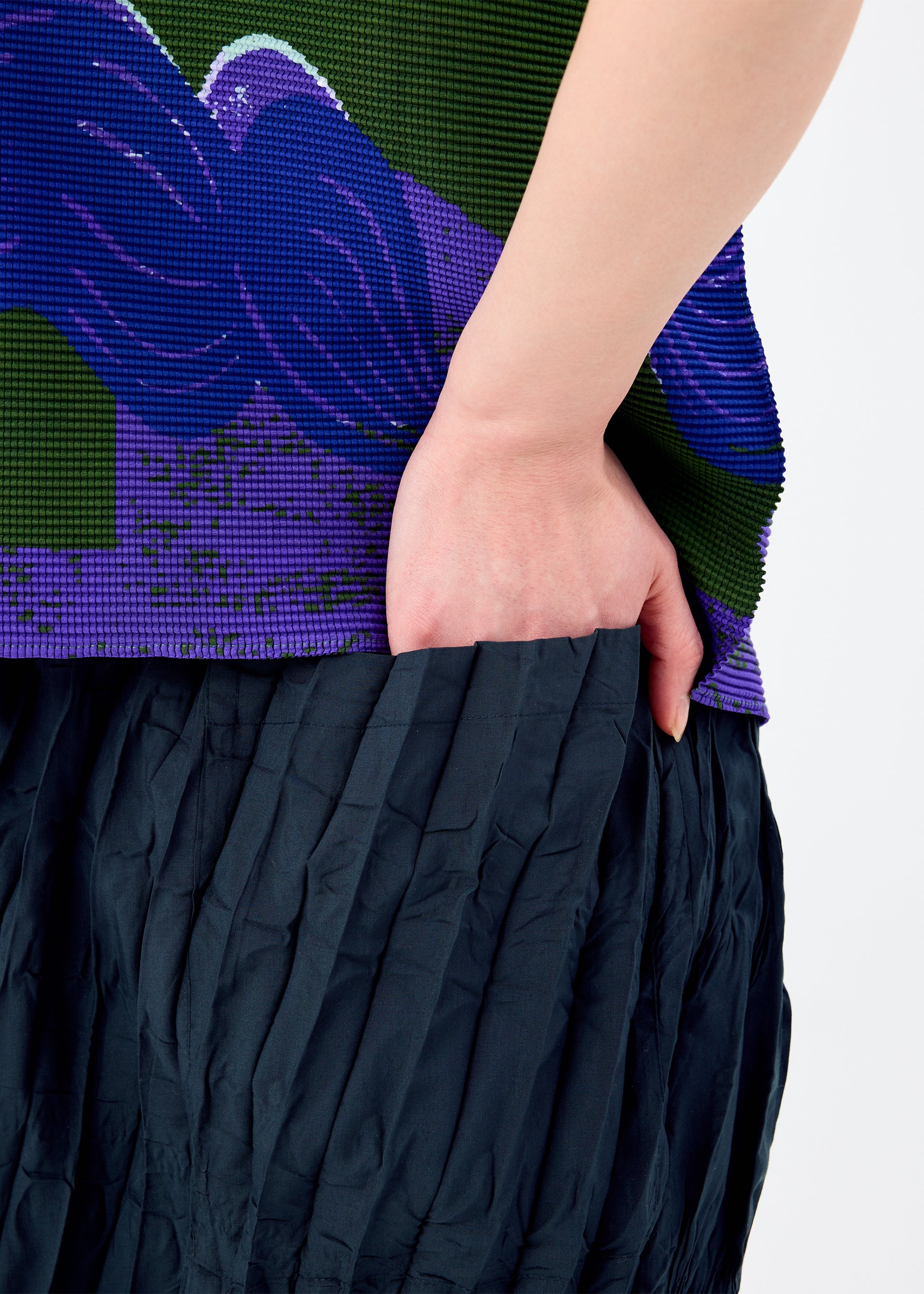 WHIPPED PLEATS BOTTOM、ウィメンズ_スカート、着用画像3