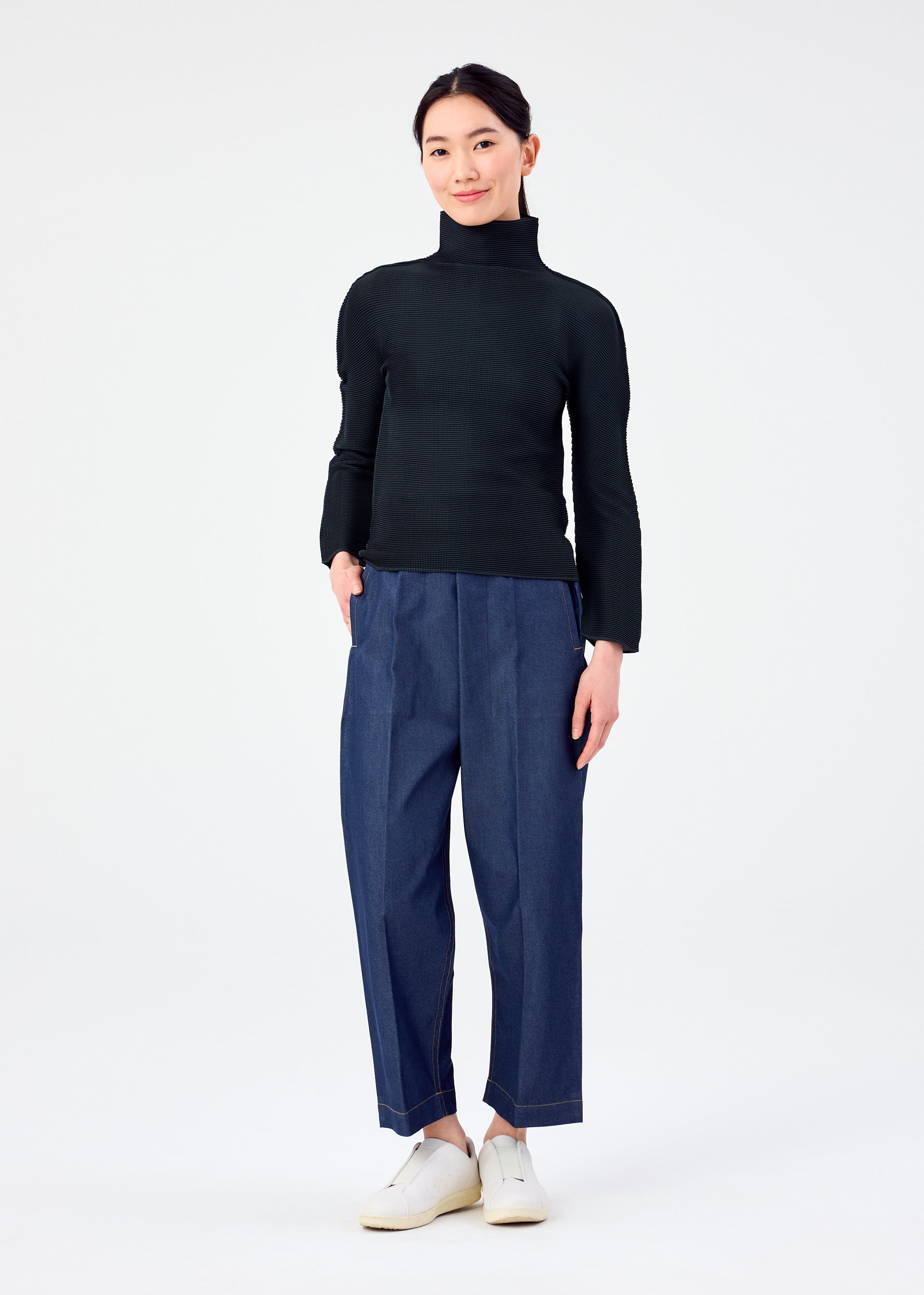 STRETCH PLEATS 4、ウィメンズ_トップス_トップ、着用画像3
