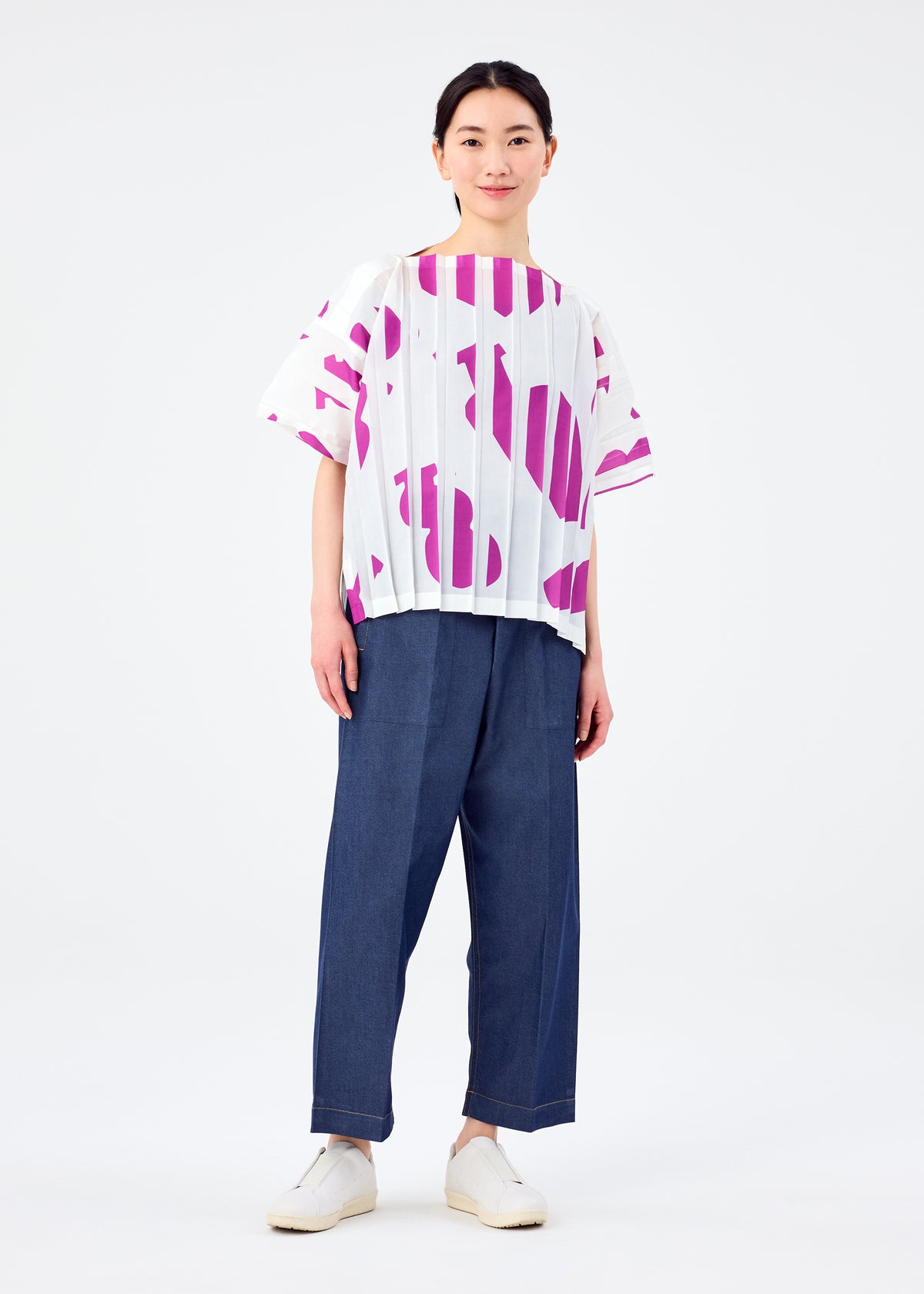 BOTTLE PLEATS SHIRT、ウィメンズ_トップス_トップ、着用画像3