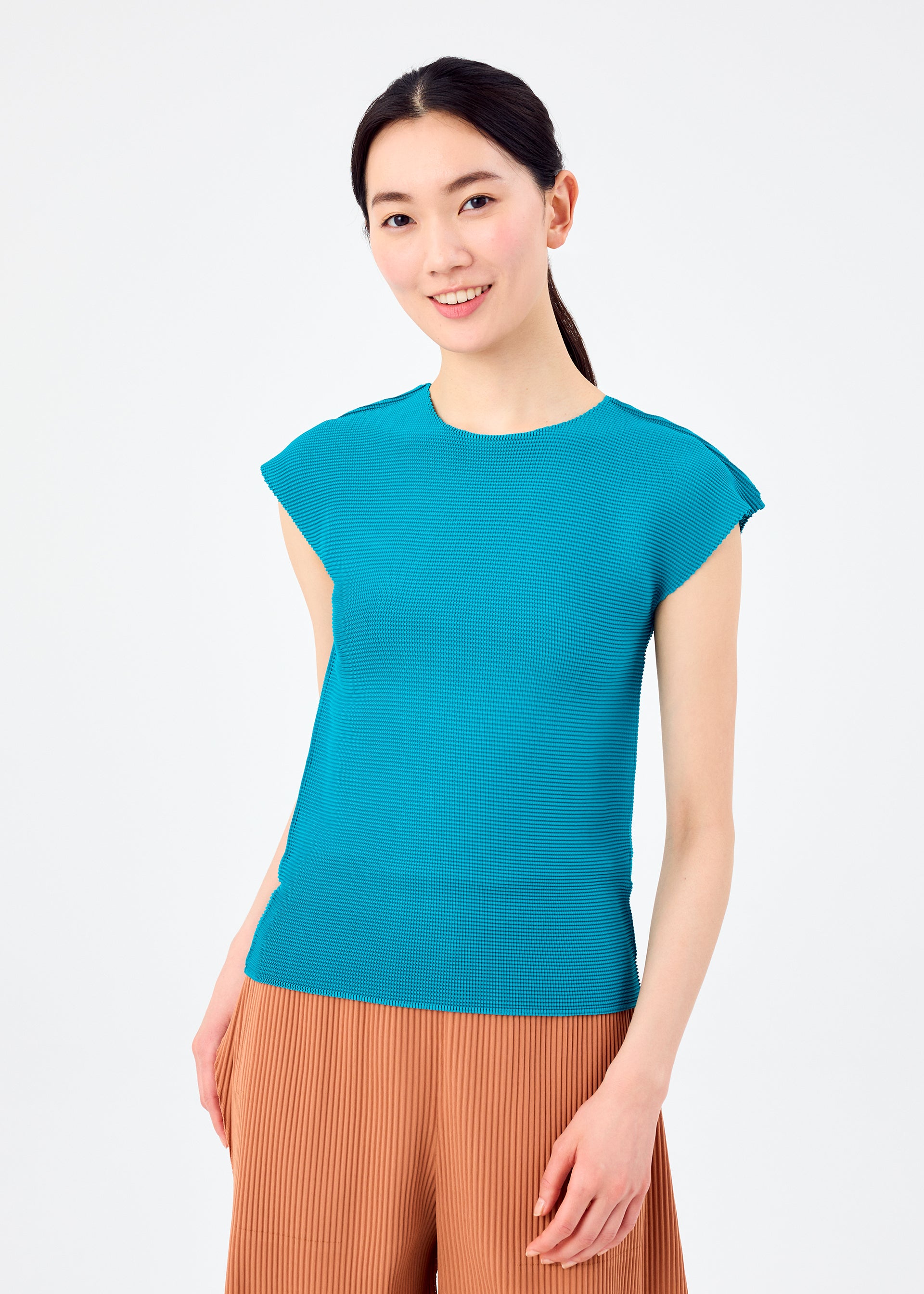 STRETCH PLEATS 3、ウィメンズ_トップス_トップ、着用画像1