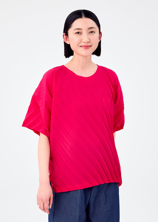 ANGLE PLEATS SHIRT、ウィメンズ_トップス_トップ、着用画像1