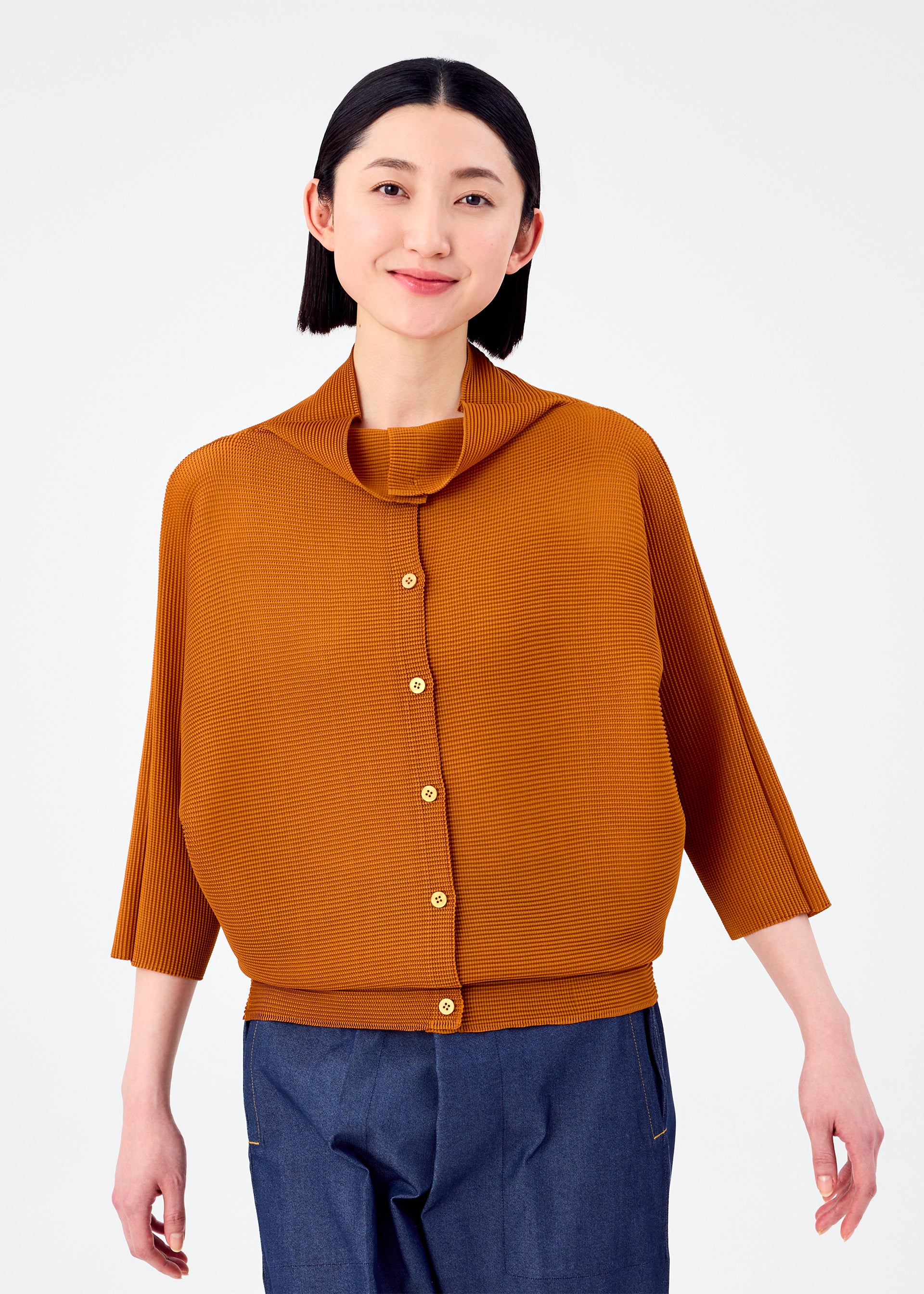 DOLMAN STRETCH PLEATS 2、ウィメンズ_トップス_カーディガン、着用画像1