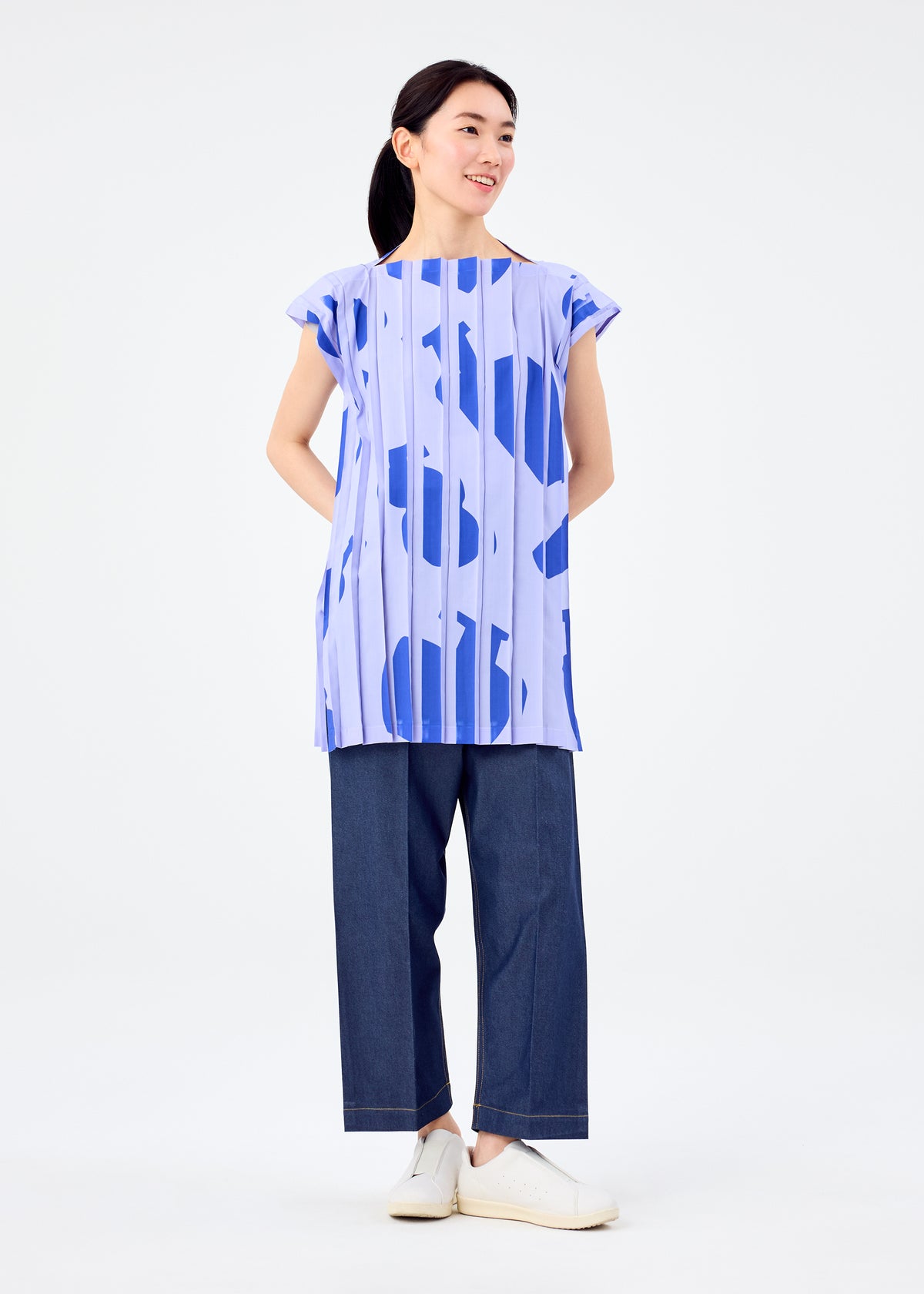 BOTTLE PLEATS SHIRT、ウィメンズ_トップス_チュニック、着用画像3