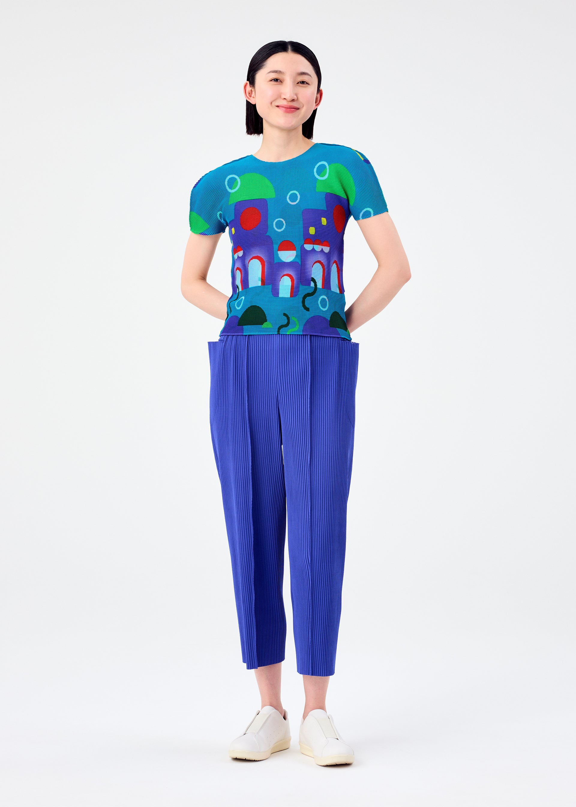 FINE KNIT PLEATS COLOR 1、ウィメンズ_パンツ、着用画像1