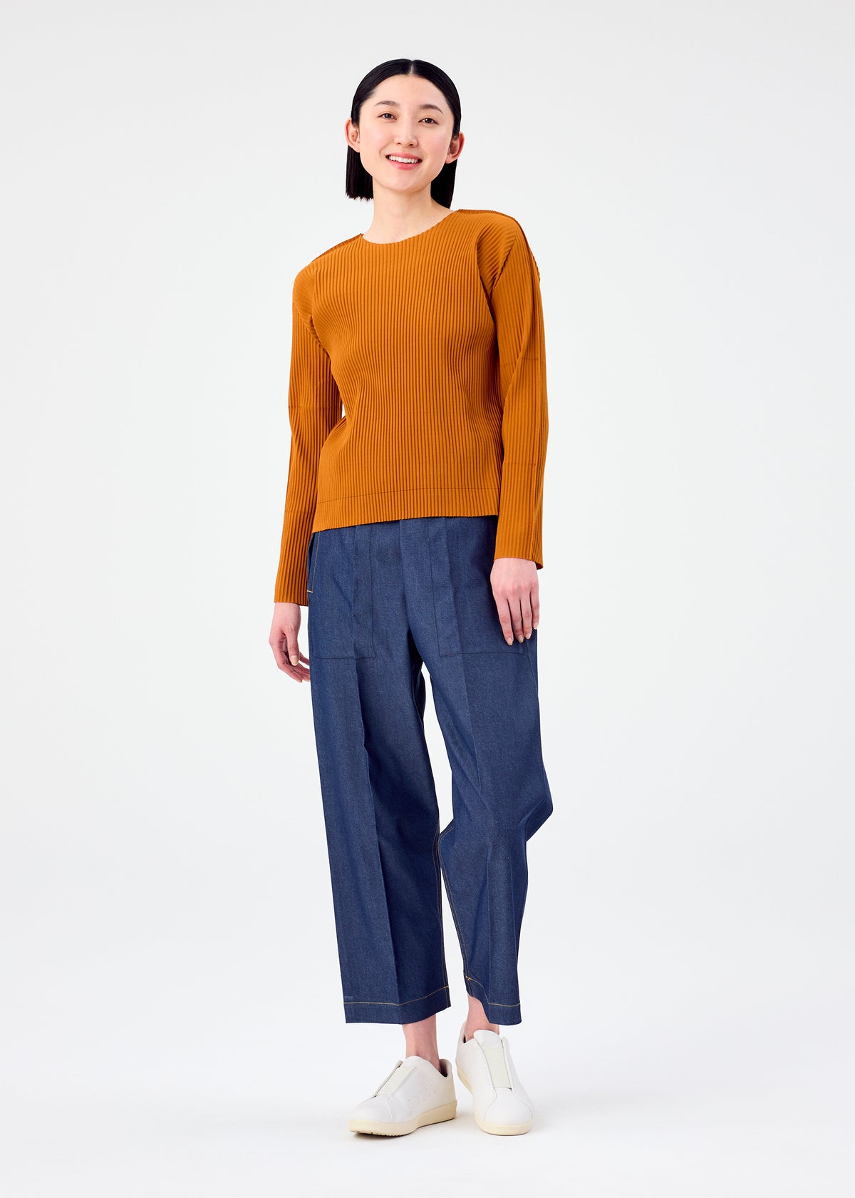 FINE KNIT PLEATS COLOR 2、ウィメンズ_トップス_トップ、着用画像3