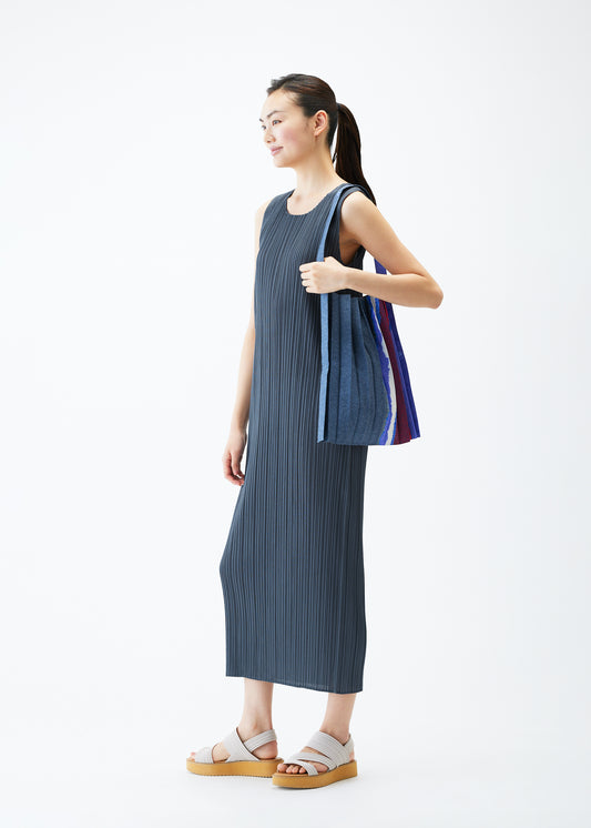 GRAINY COLORS PLEATS BAG、バッグ&財布_トートバッグ、着用画像1
