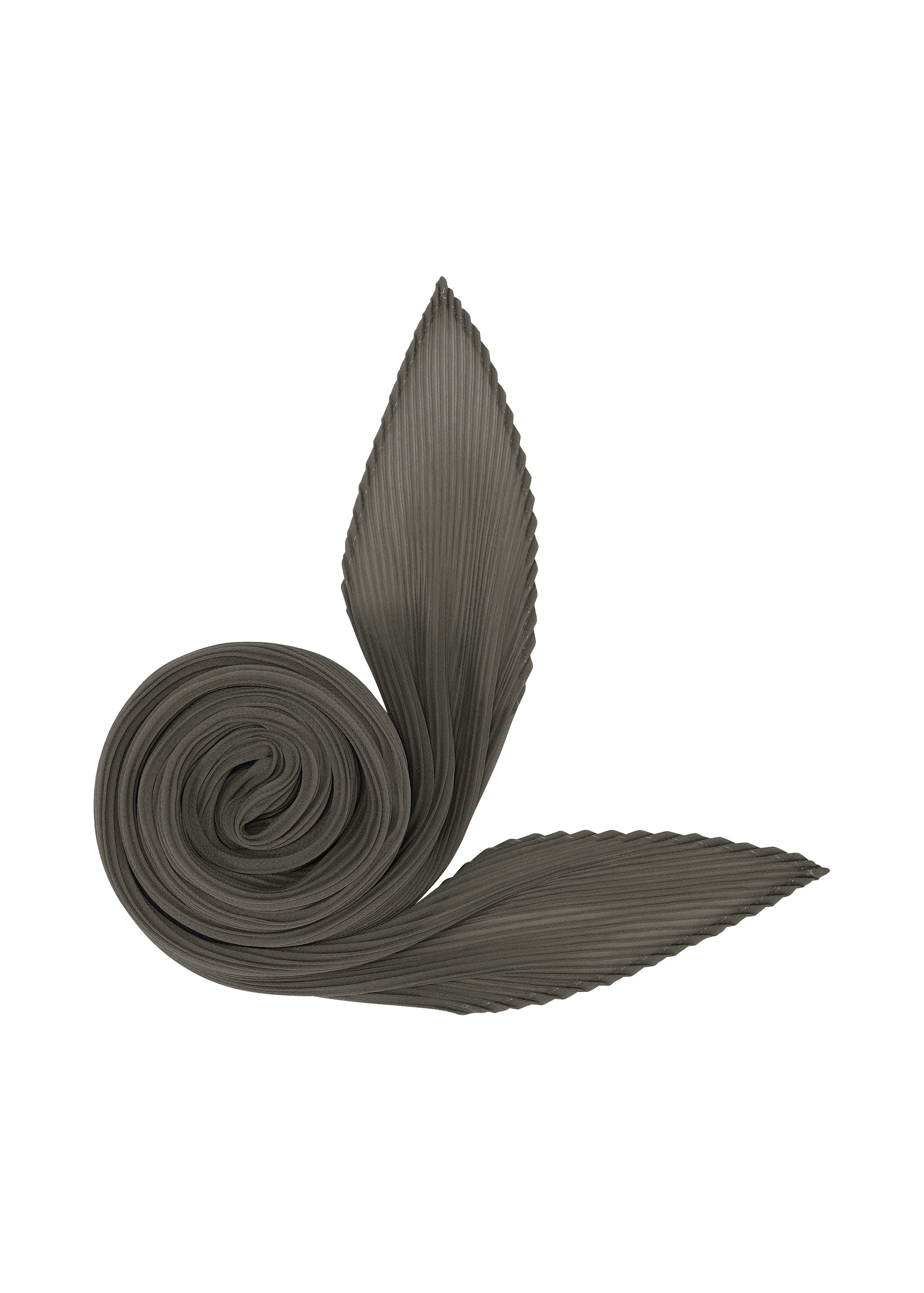 MONTHLY SCARF AUGUST – isseymiyake.com