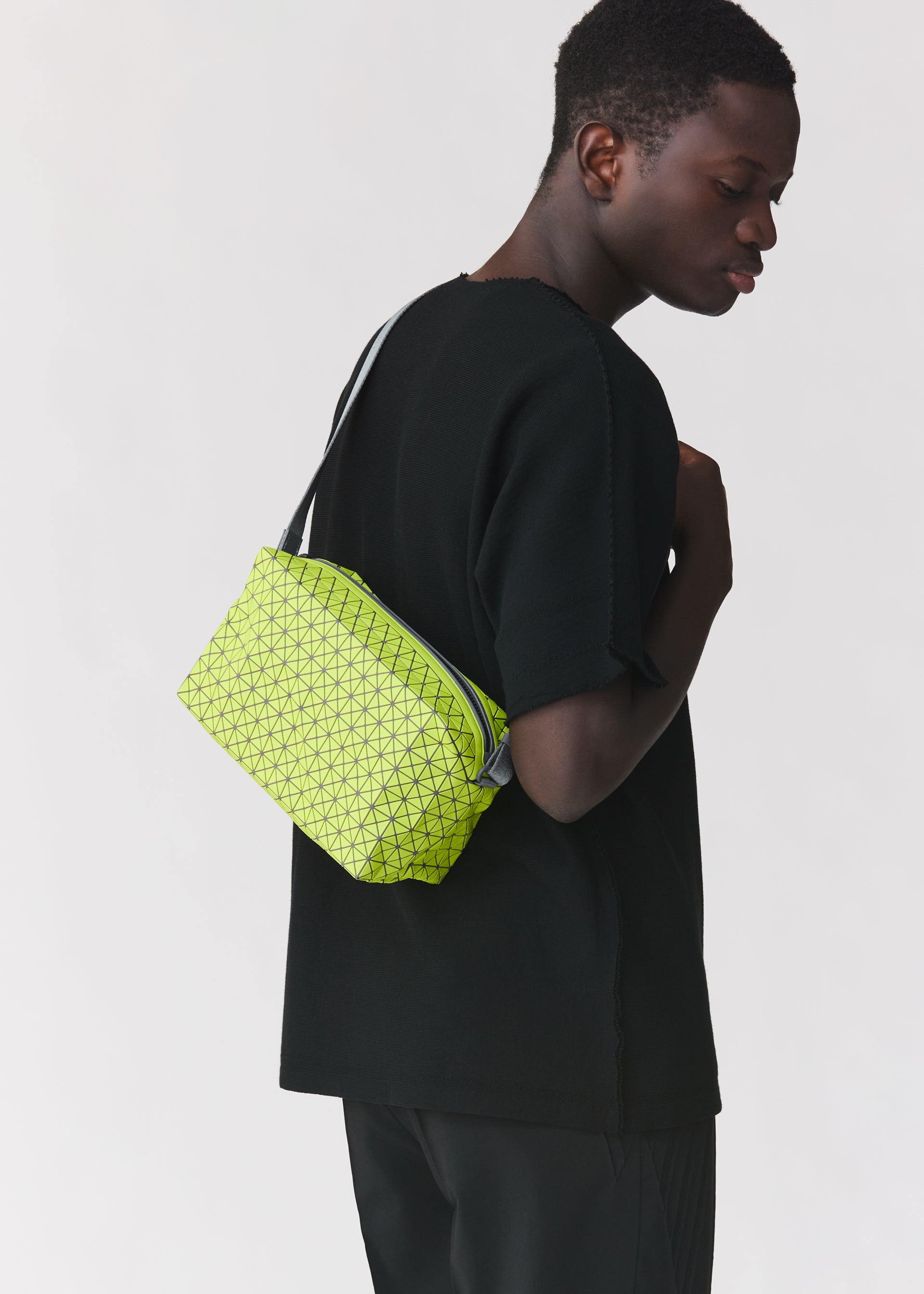 SADDLE BAG、バッグ&財布_ショルダーバッグ、着用画像2