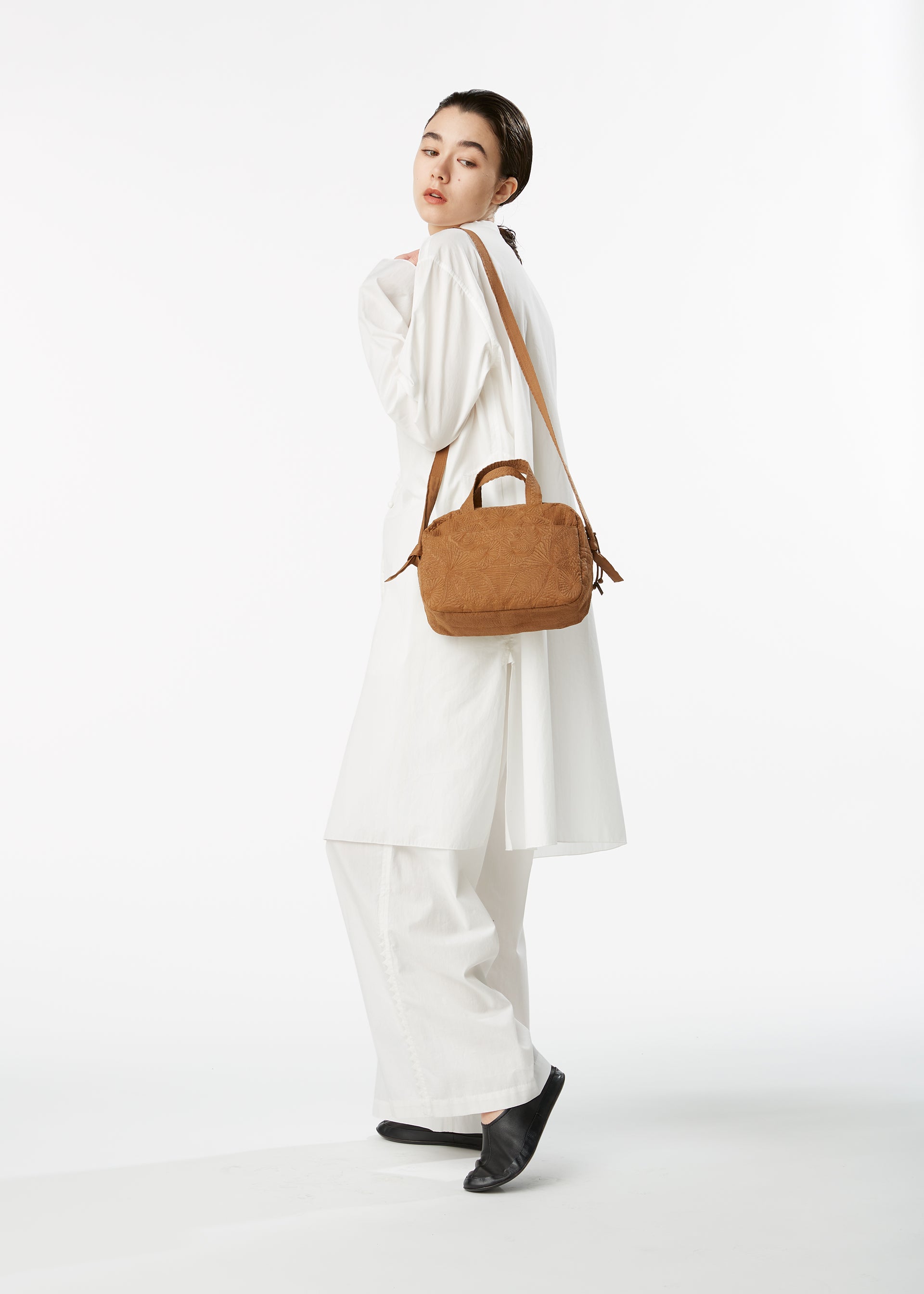 LEAVES BHILL BAG、バッグ&財布_トートバッグ、着用画像1