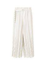 LACE PLEATS