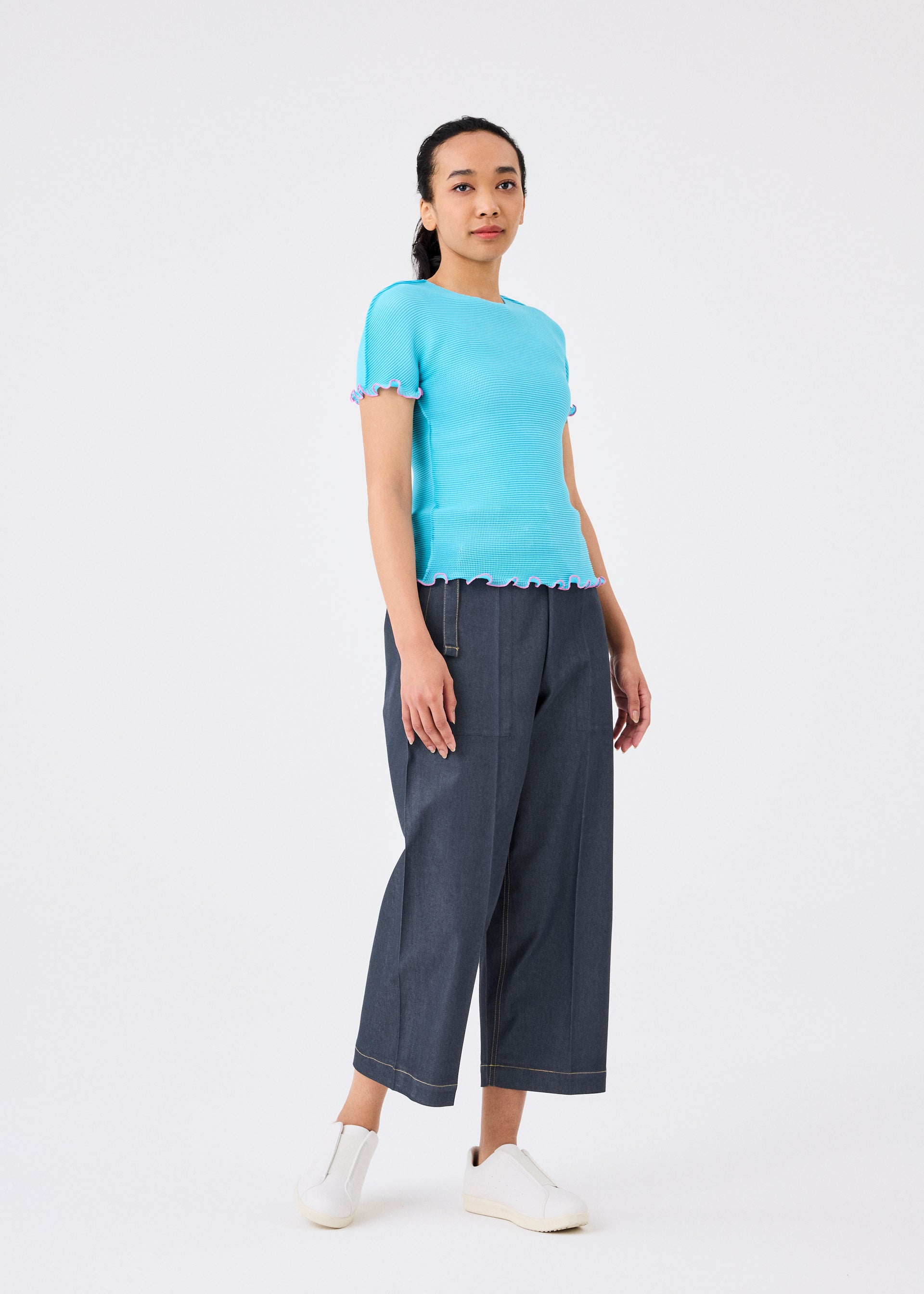 MELLOW STRETCH PLEATS、ウィメンズ_トップス_トップ、着用画像3