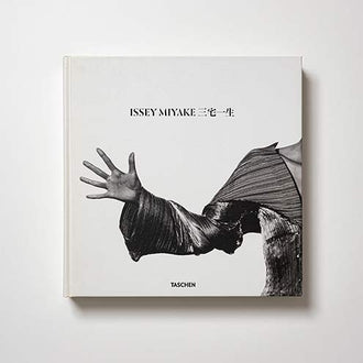 ISSEY MIYAKE 三宅一生