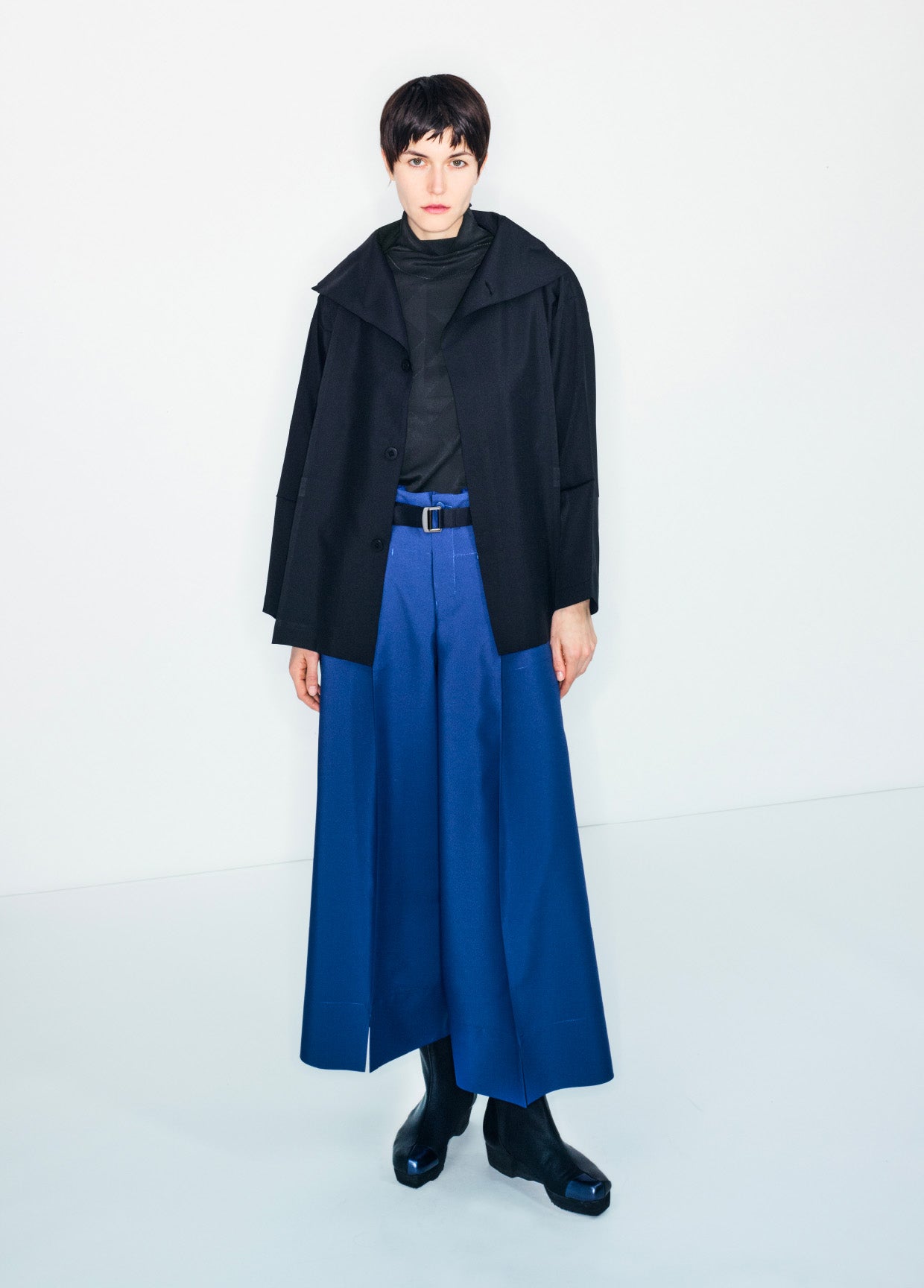 132 5. ISSEY MIYAKE LOOK 40